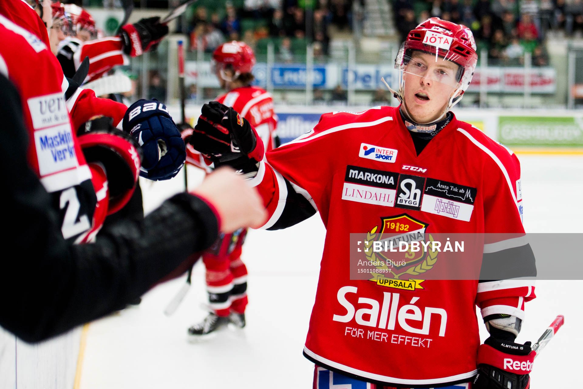 Almtunas Simon Mattsson jublar