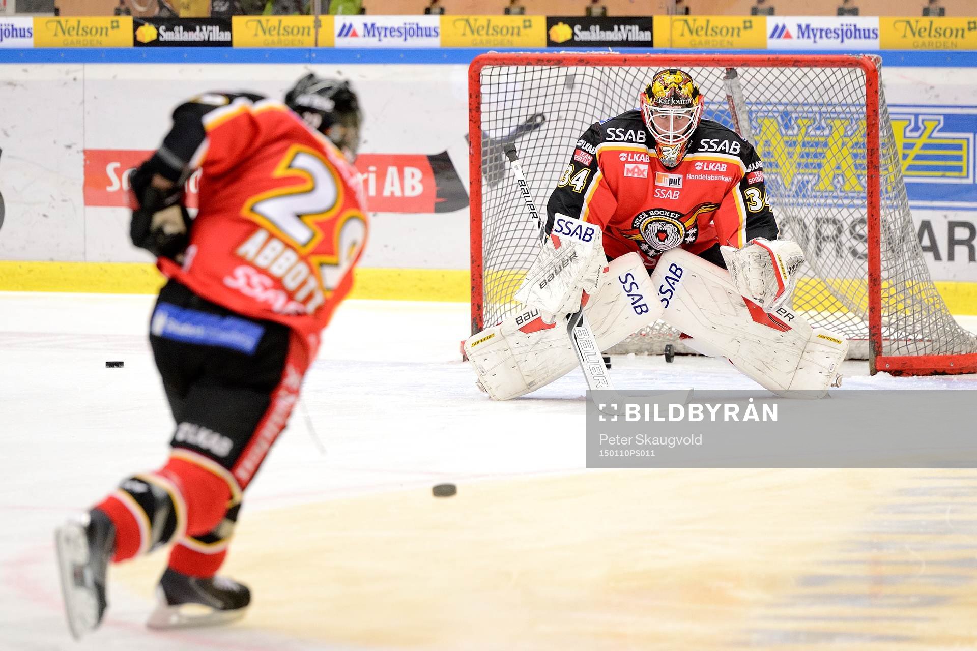 Luleås målvakt Joel Lassinantti på uppvärmningen