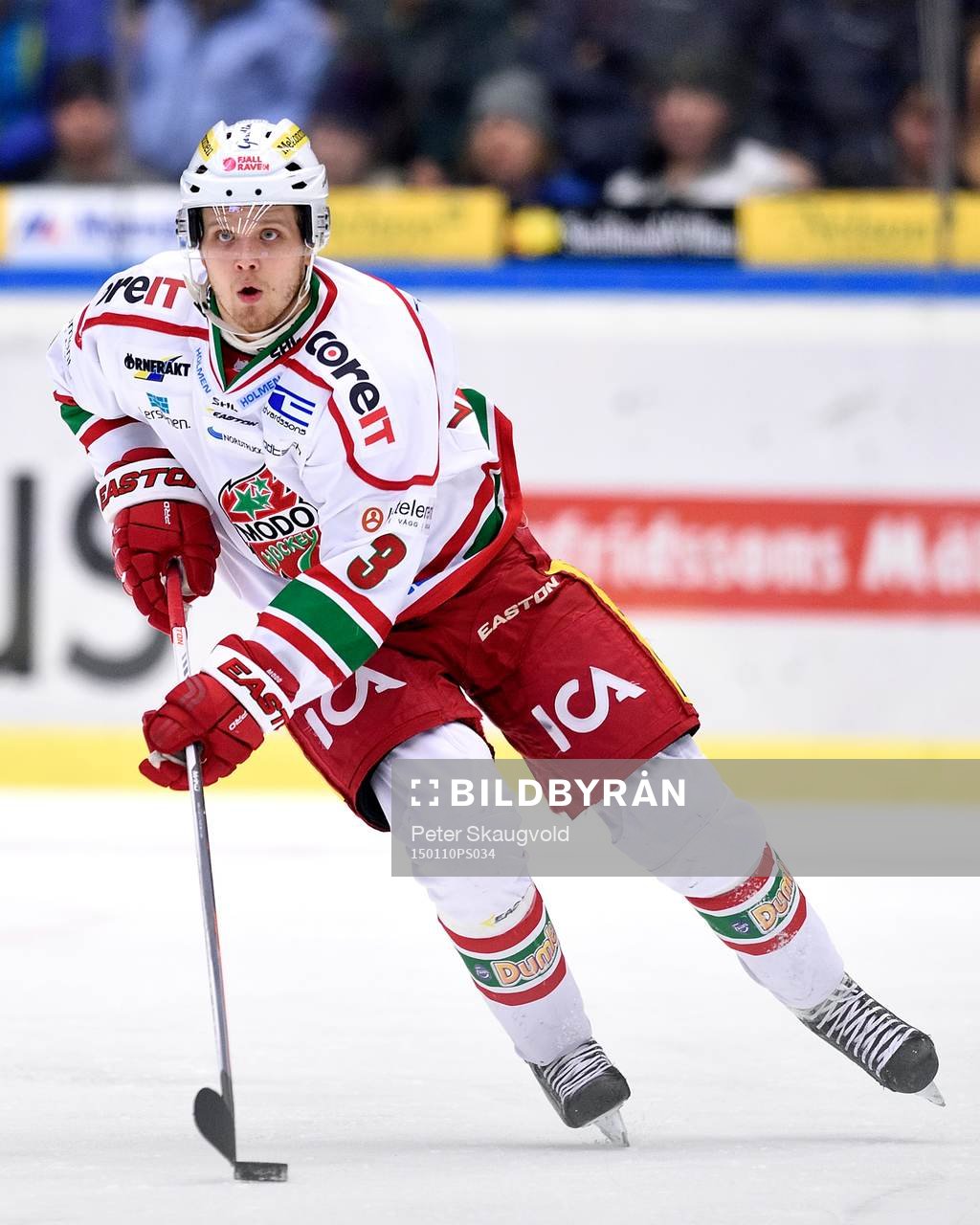 Modos Joonas Lehtivuori med pucken