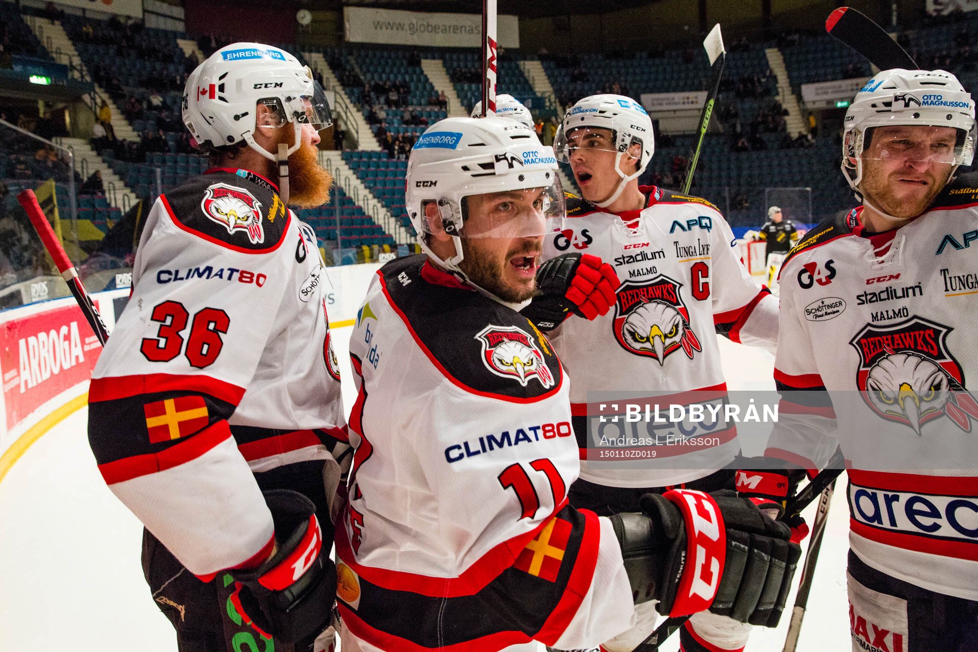 Malmö Redhawks Joey Tenute (m) jublar