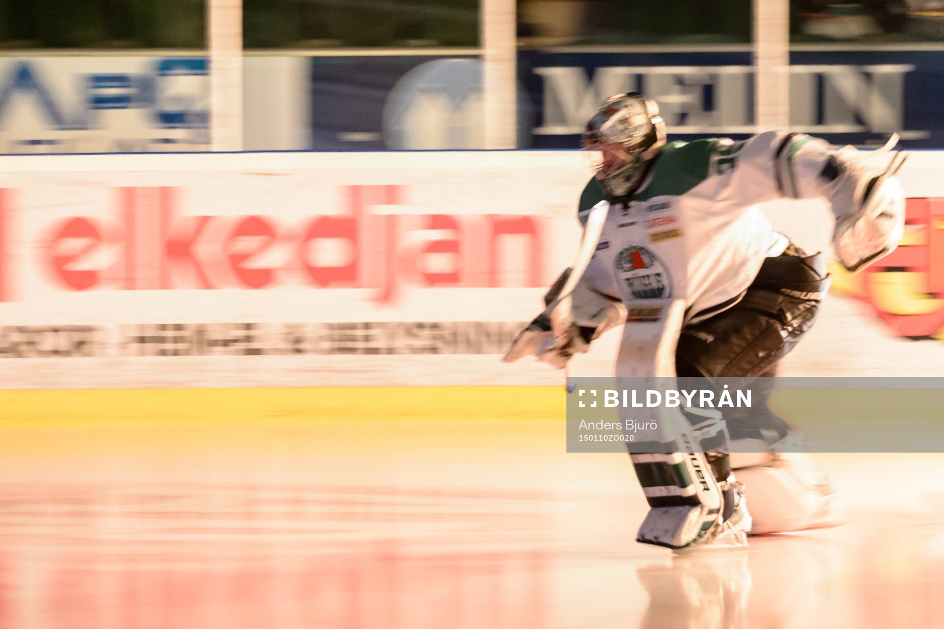 Rögles målvakt Stefan Ridderwall gör entré