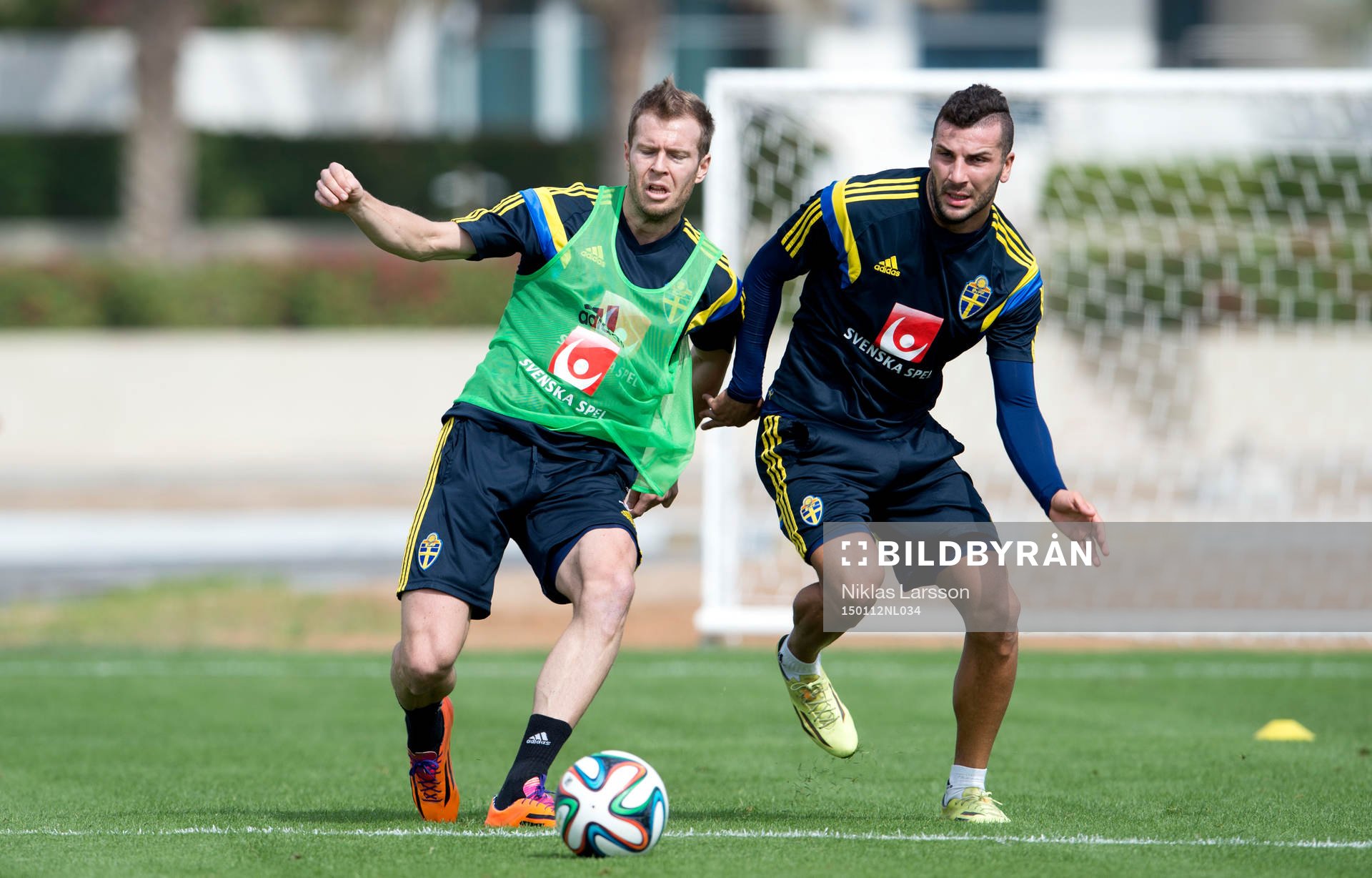 Sveriges Mikael Ishak och Per Karlsson