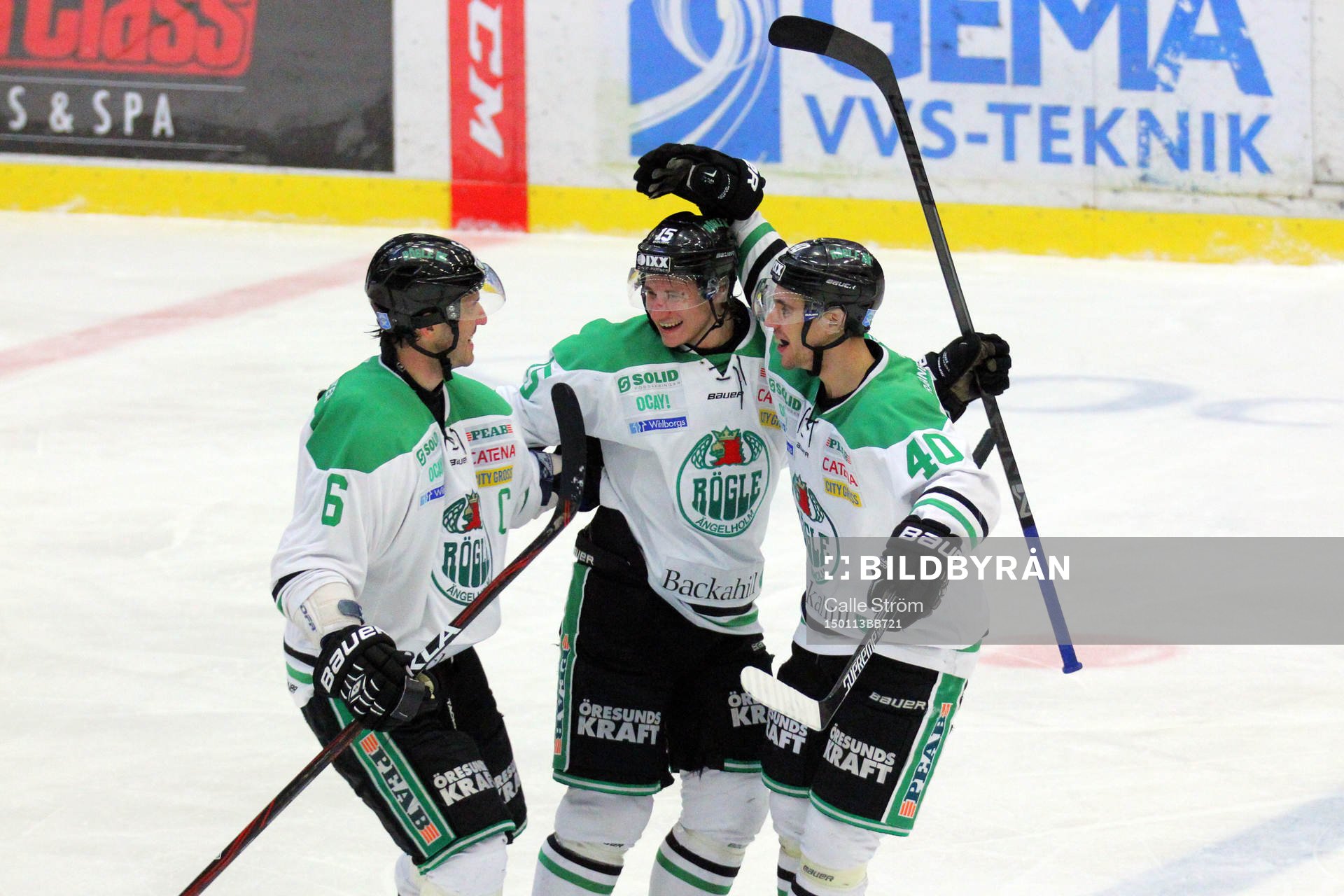 Rögles Jakob Lilja jublar med Andreas Lilja och Jesper