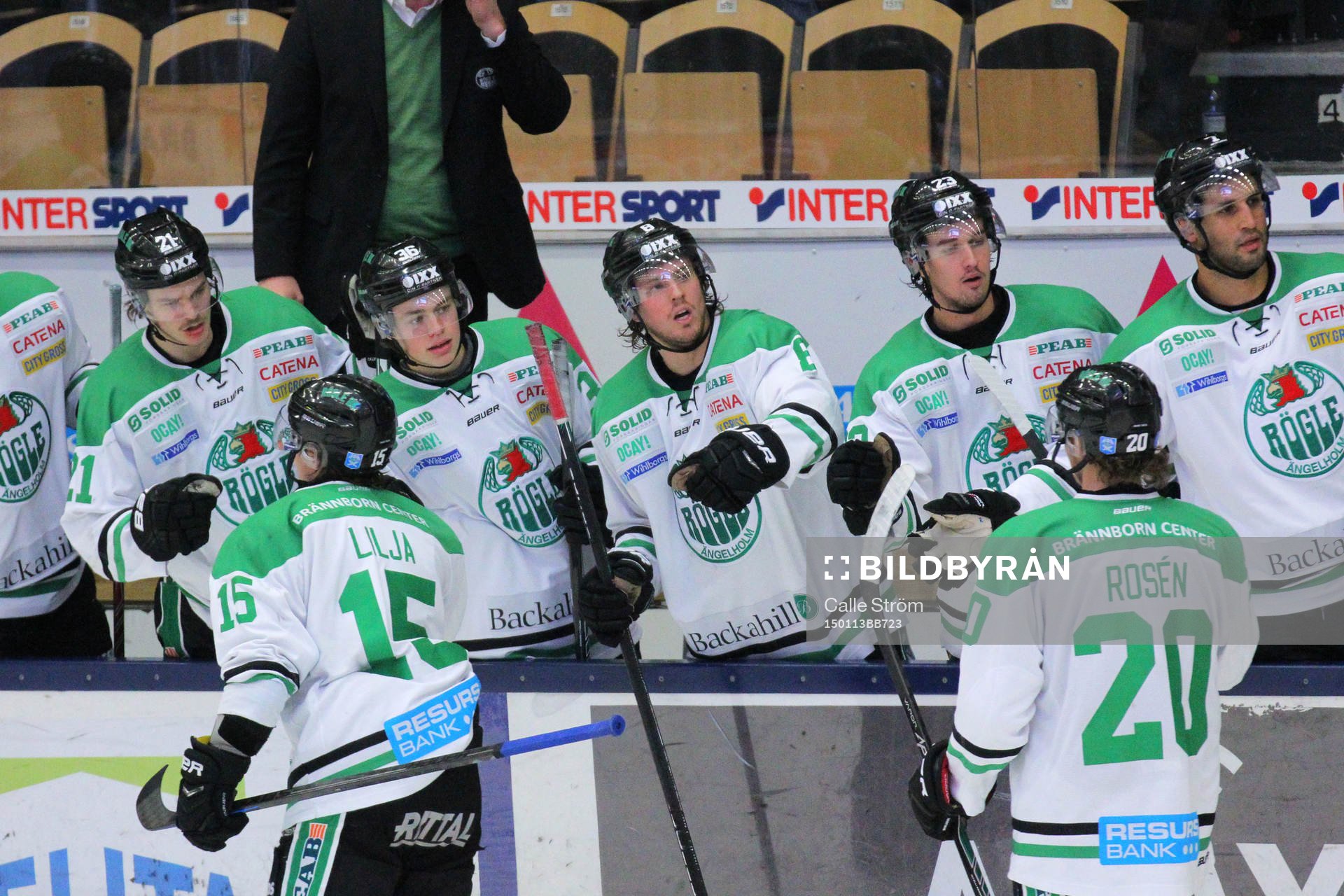 Rögles spelare jublar