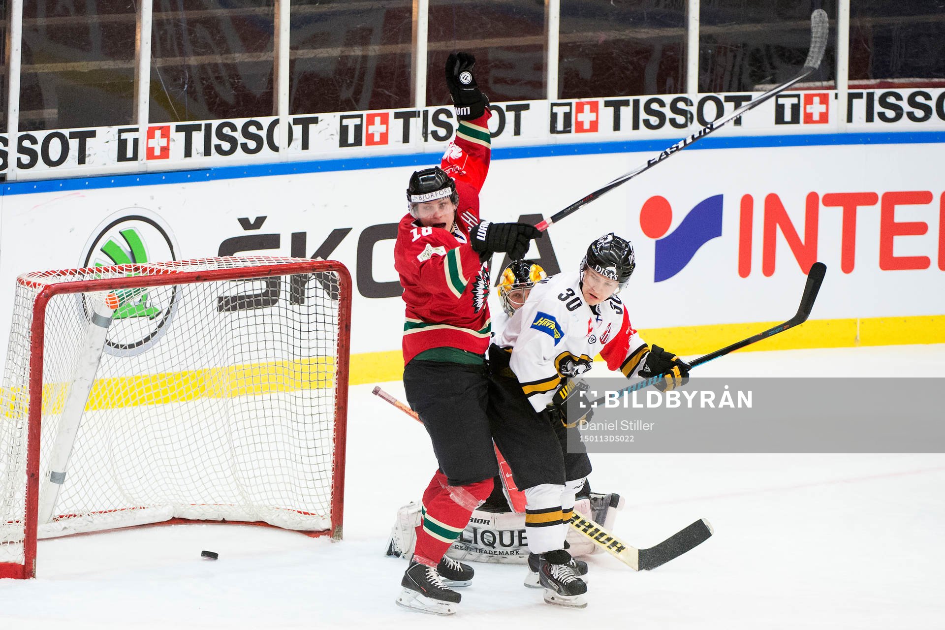 Frölundas Anton Blidh jublar framför Kärpäts Joonas