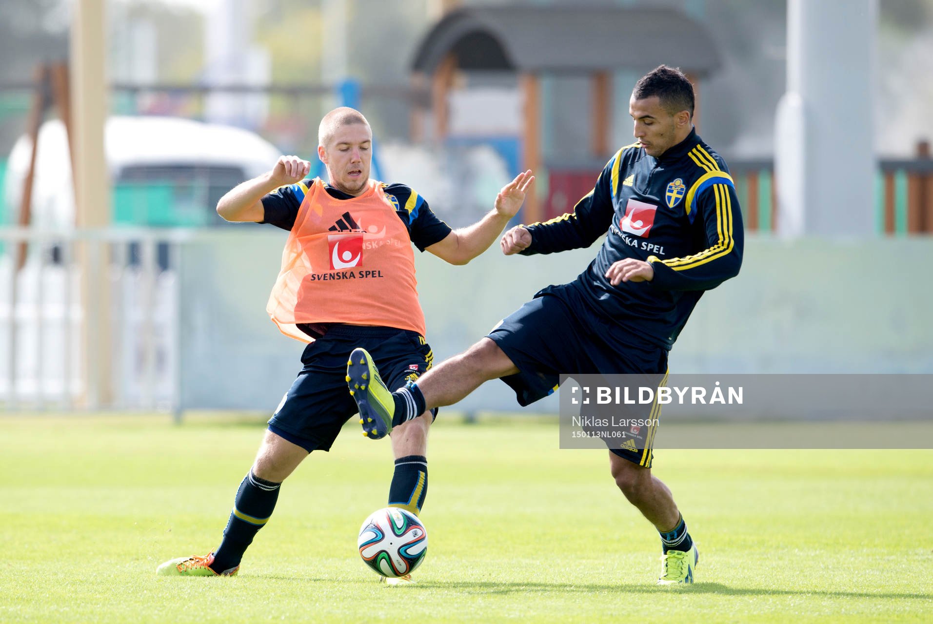 Sveriges Anton Tinnerholm och Nabil Bahoui