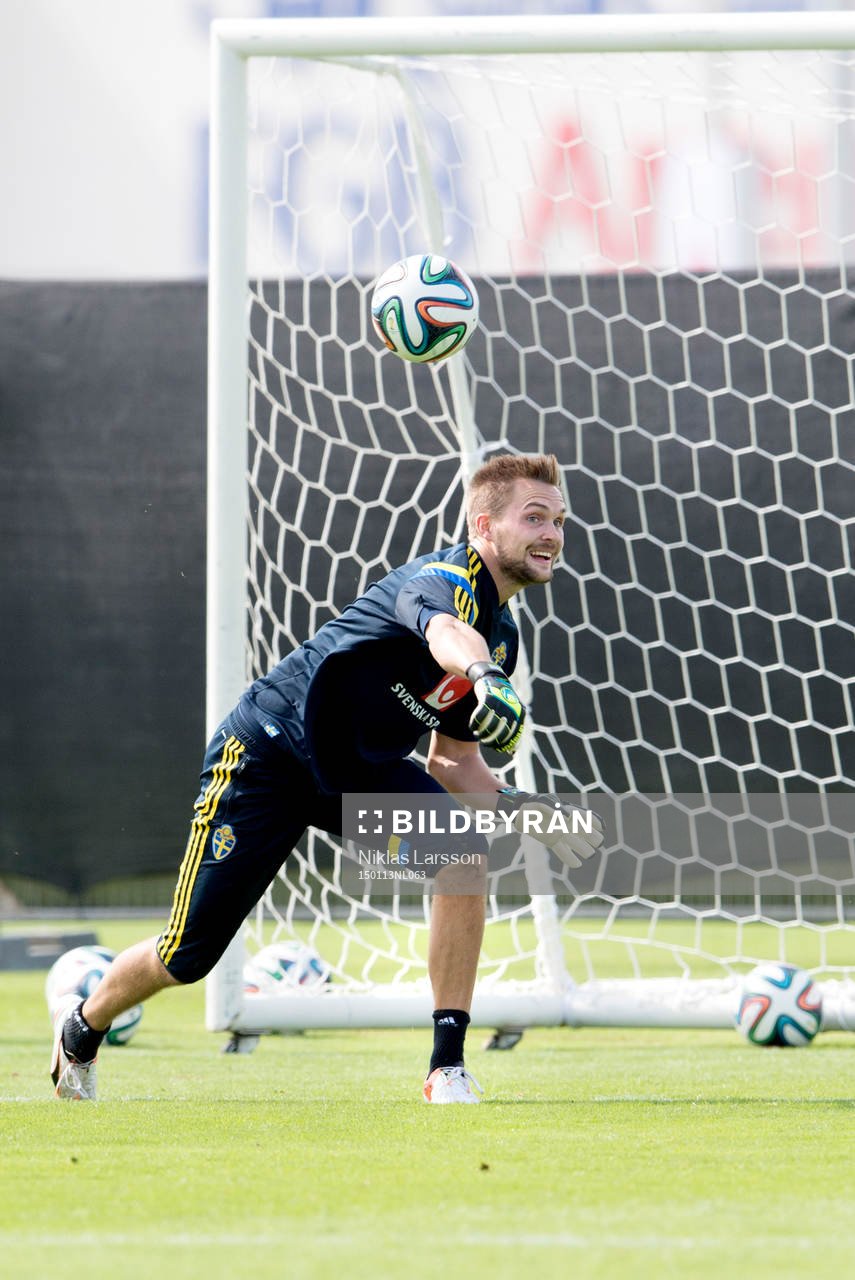 Sveriges målvakt Oscar Jansson under en träning den 13 januari 2015 i Abu Dhabi.