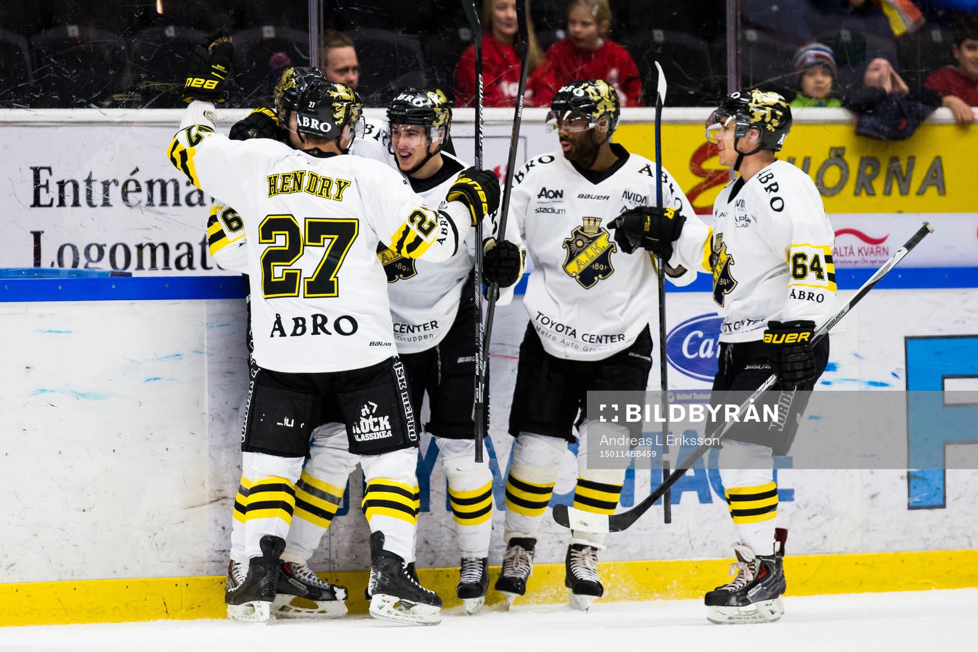 s Joakim Hagelin (ej i bild) jublar