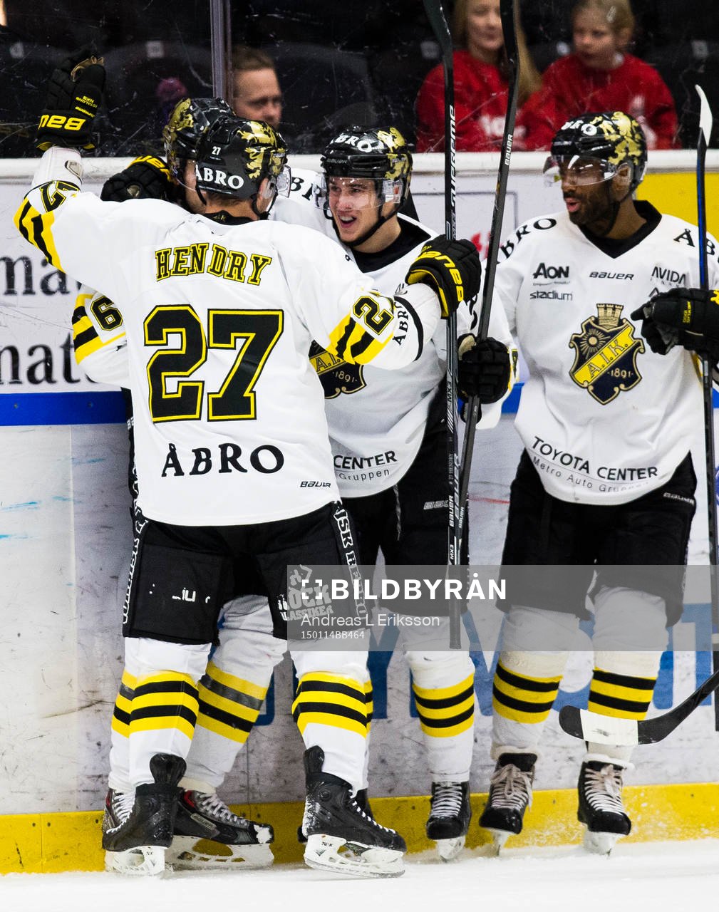 s Joakim Hagelin (ej i bild) jublar