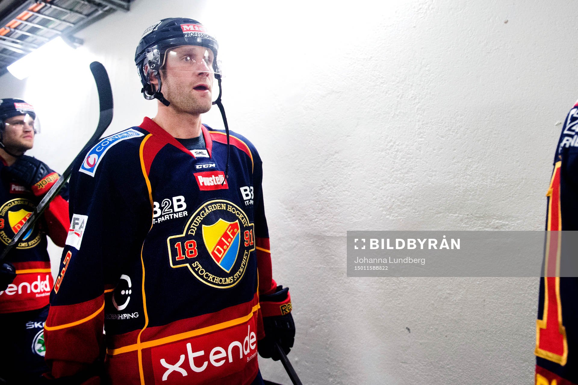 Djurgården Marcus Nilson är på väg in för uppvärmning