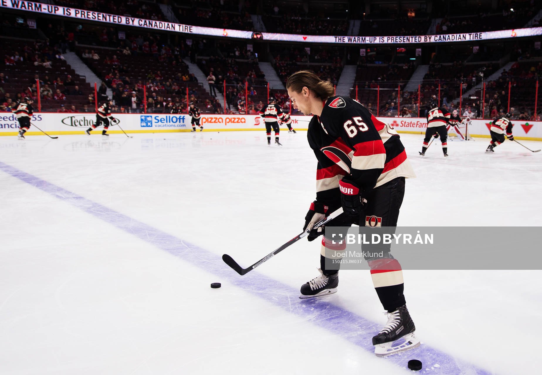 Ottawas Erik Karlsson på uppvärmningen