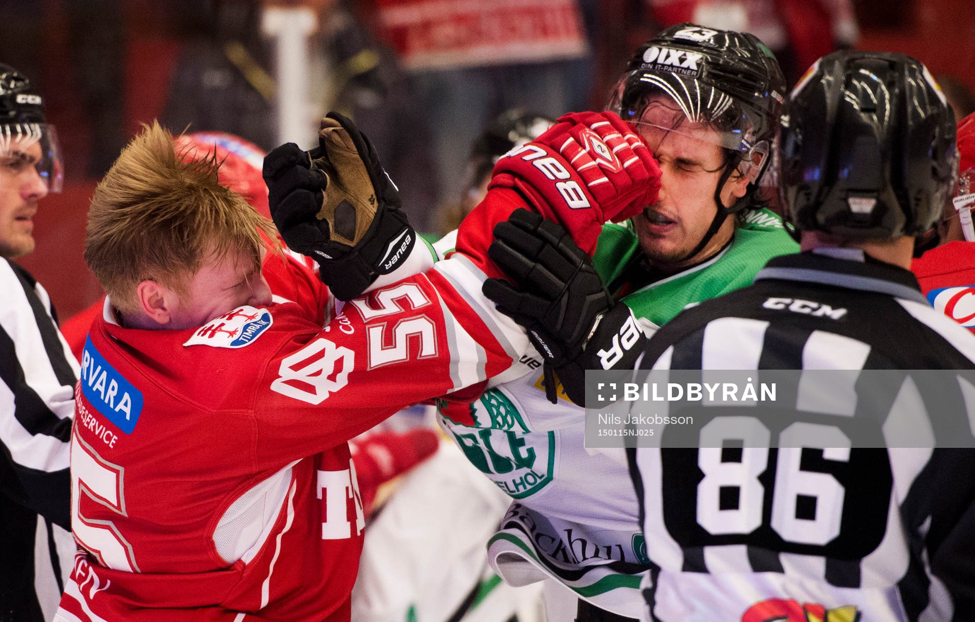 Timrås Andreas Borgman i slagsmål med Rögles Daniel