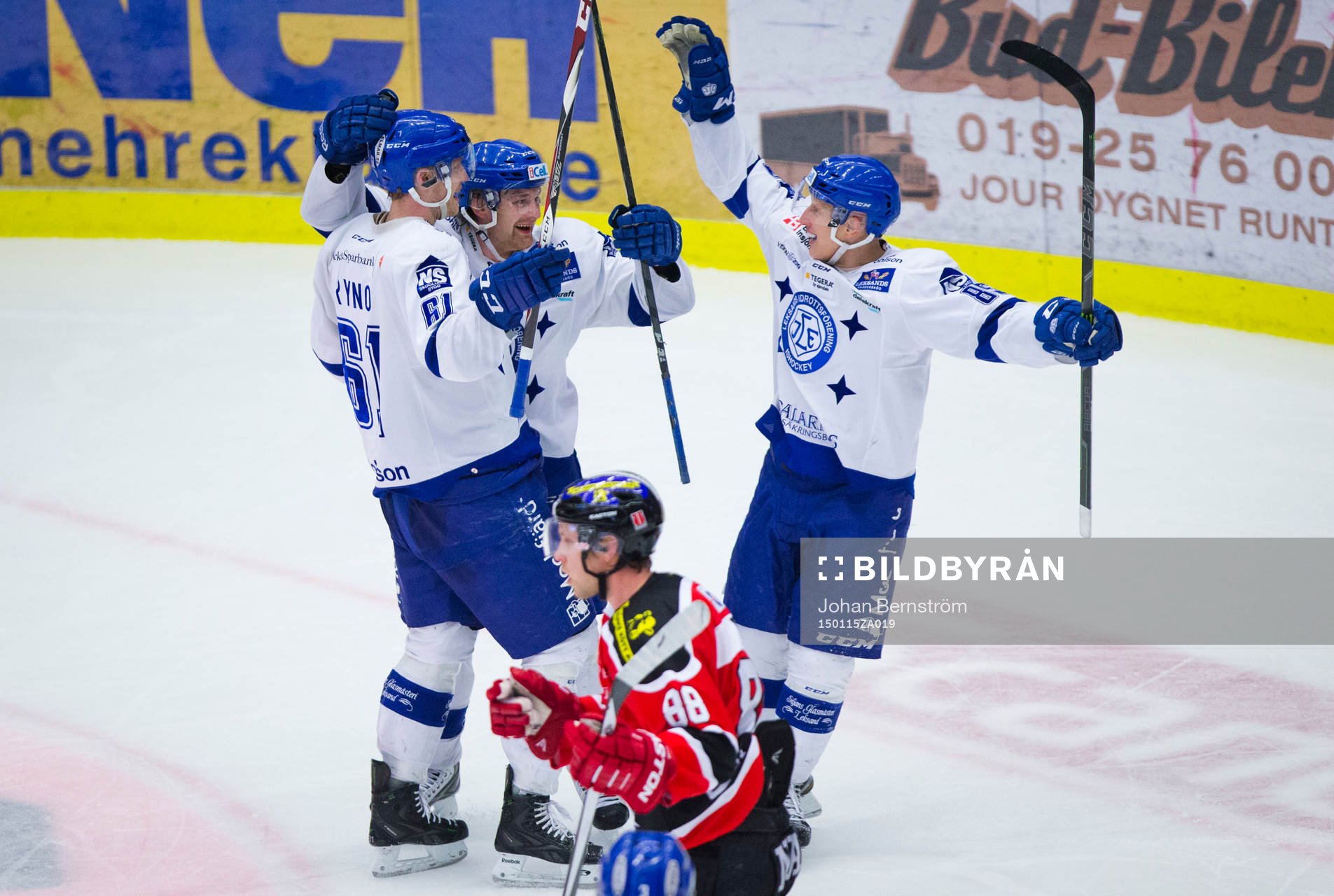 Leksands Mattias Ritola jublar med Johan Ryno