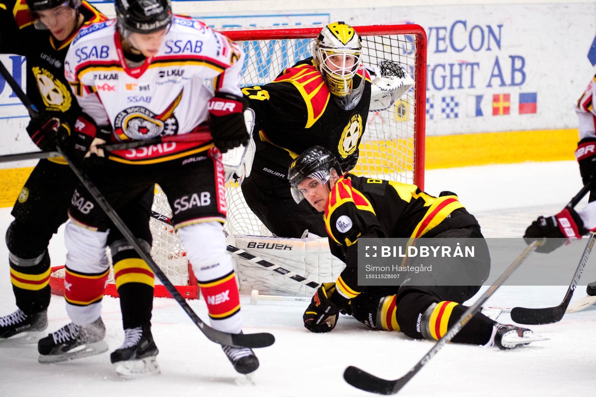 Brynäs målvakt Bernhard Starkbaum och Oscar Eklund