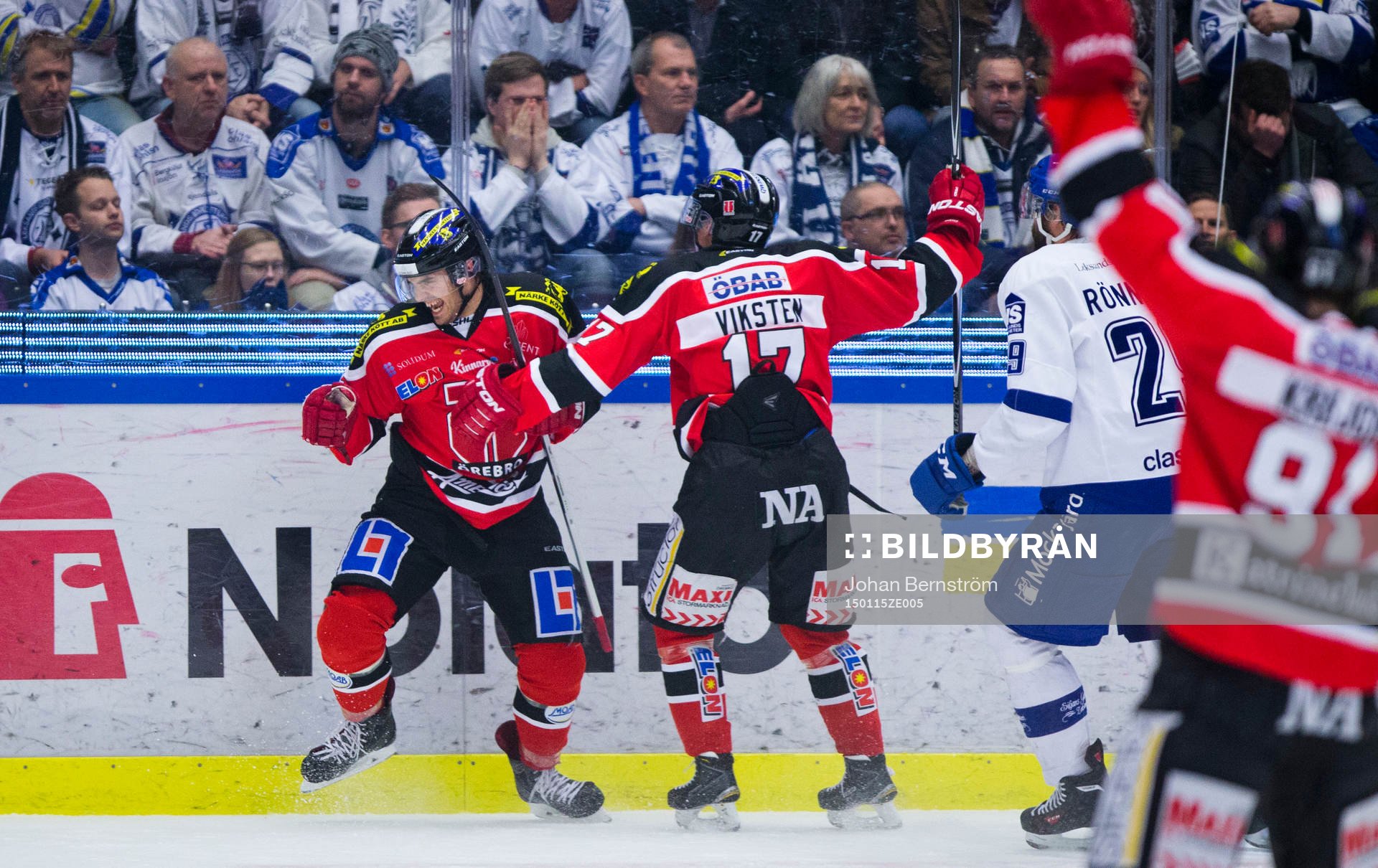 Örebros Martin Johansson gör 1-1 och jublar med Daniel