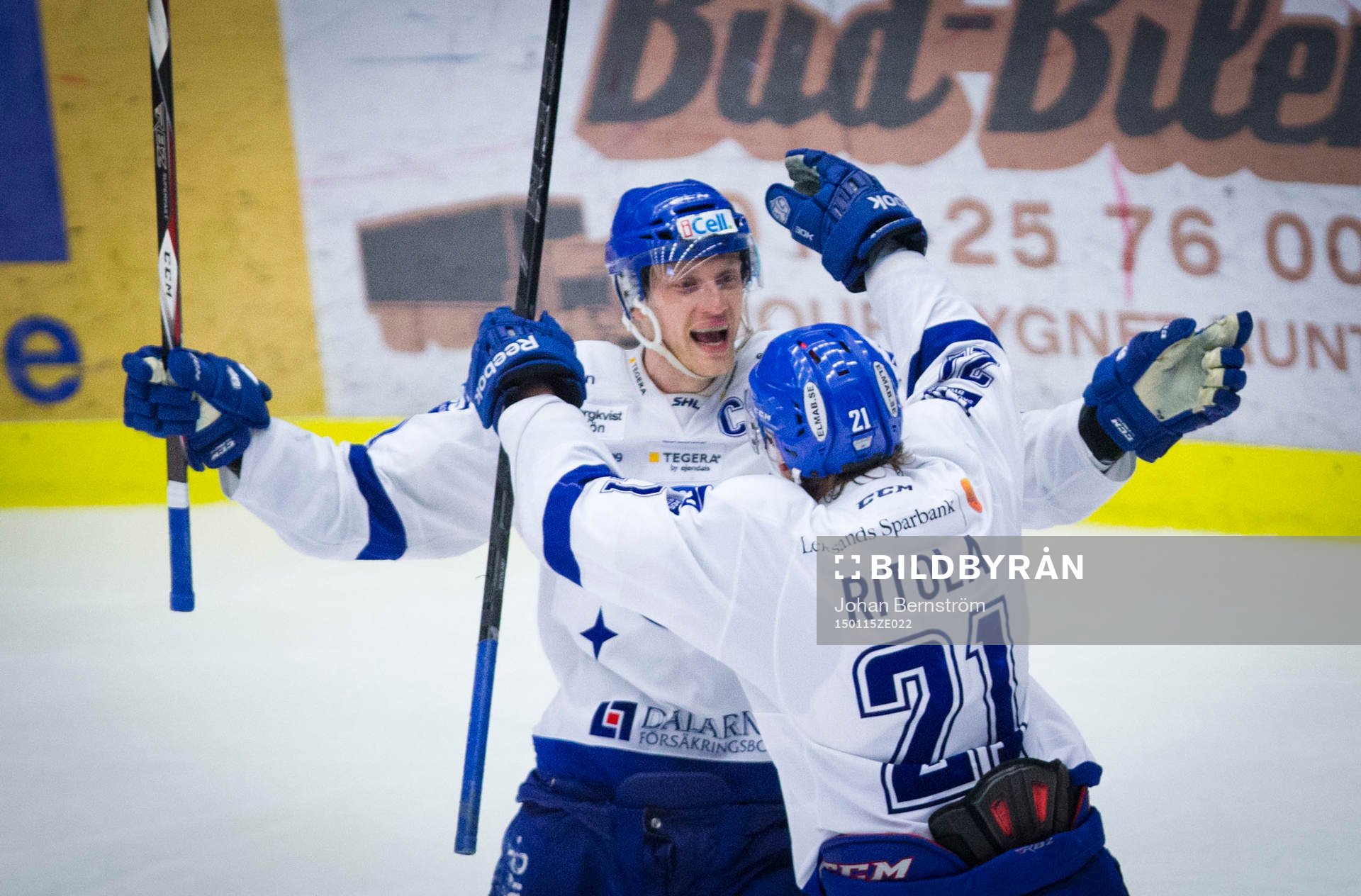 Leksands Mattias Ritola jublar med Johan Ryno