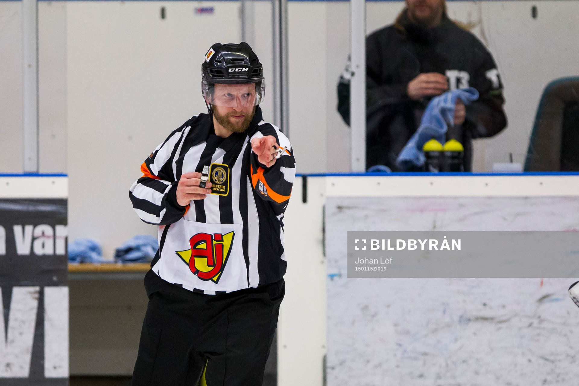 Domare Joakim Bodén dömer mål. Målet gjordes av Malmös