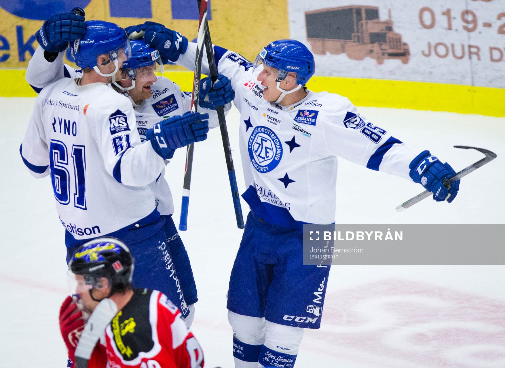 Leksands Mattias Ritola jublar med Johan Ryno