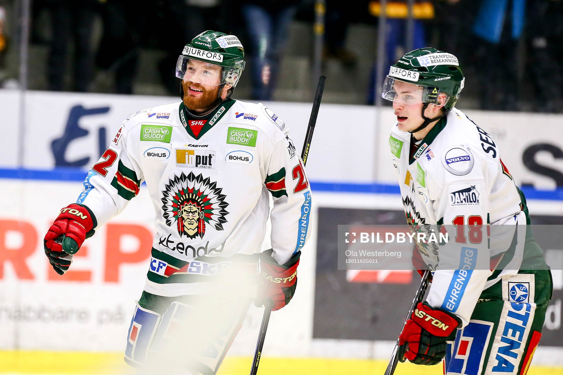 Frölundas Robin Figren  och Anton Blidh  jublar