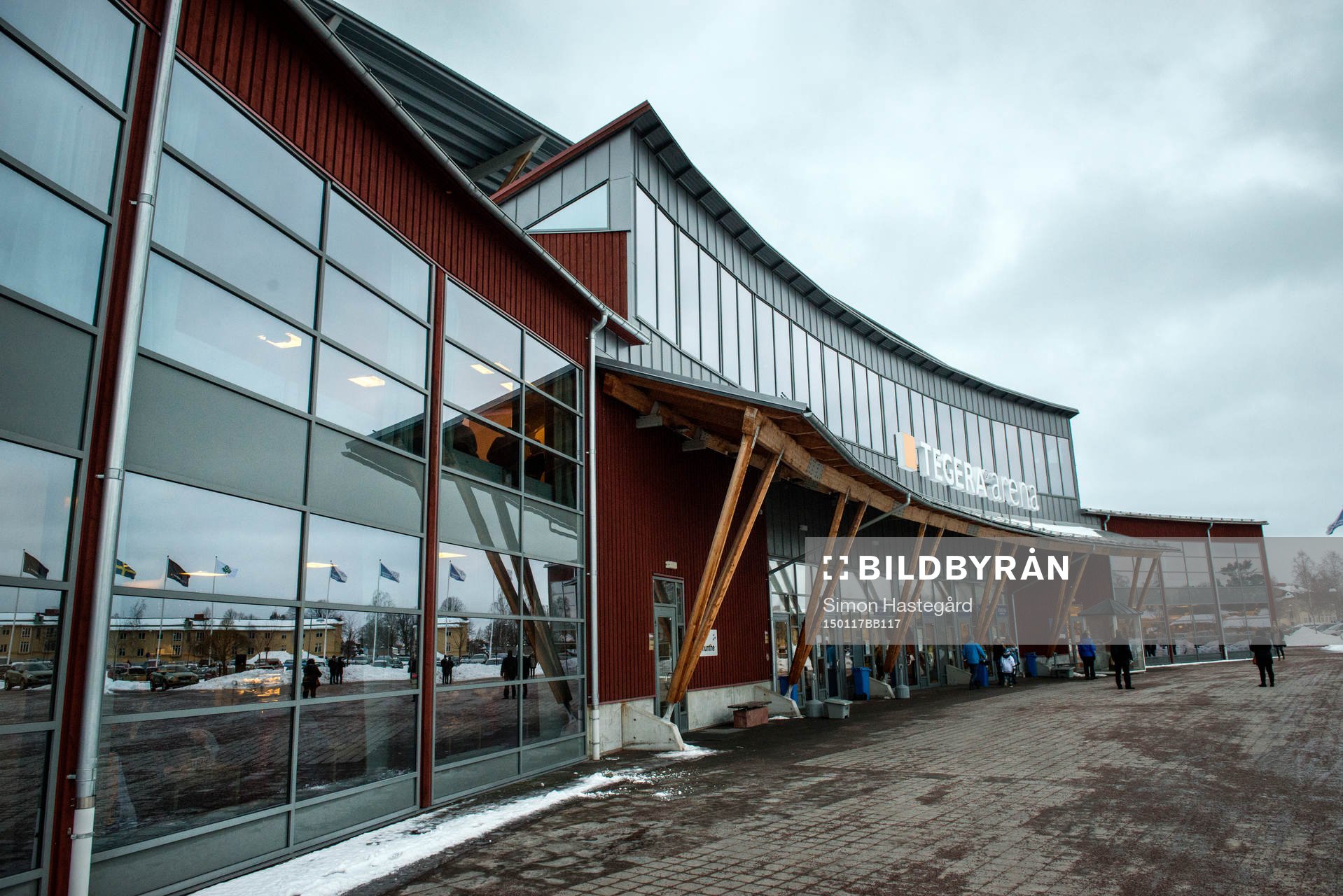 Entrén till Tegera Arena före ishockeymatchen i SHL