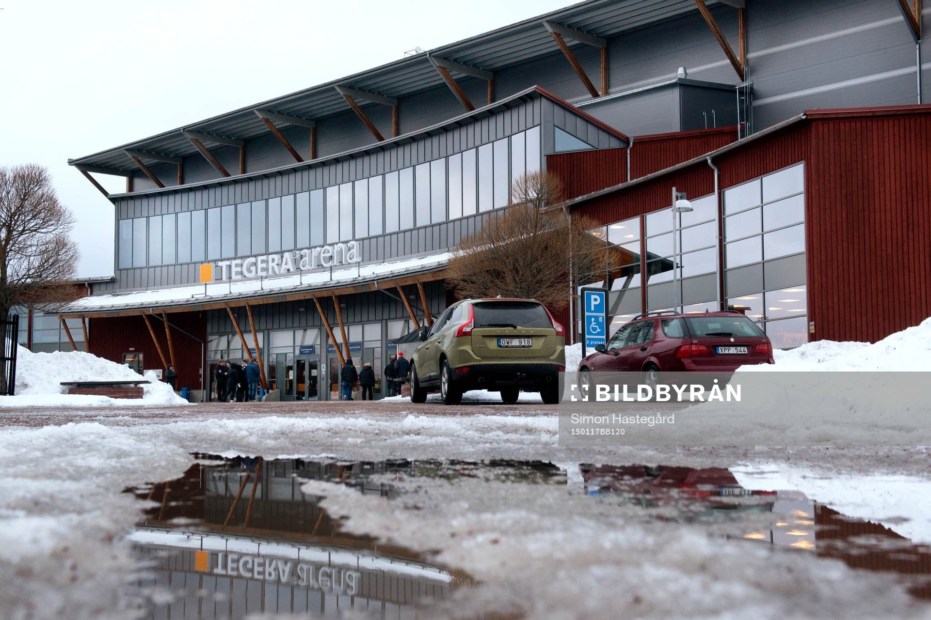 Entrén till Tegera Arena före ishockeymatchen i SHL
