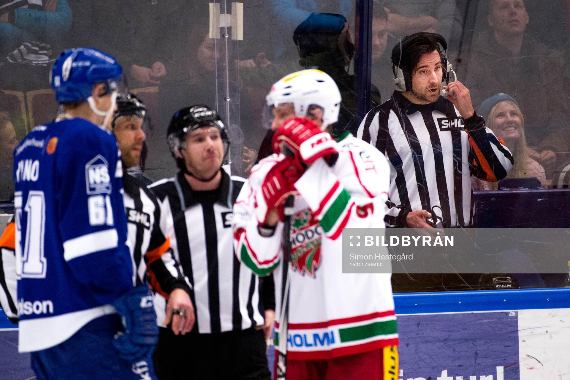 Domaren Mikael Sjöqvist ringer på kvitteringsmål för
