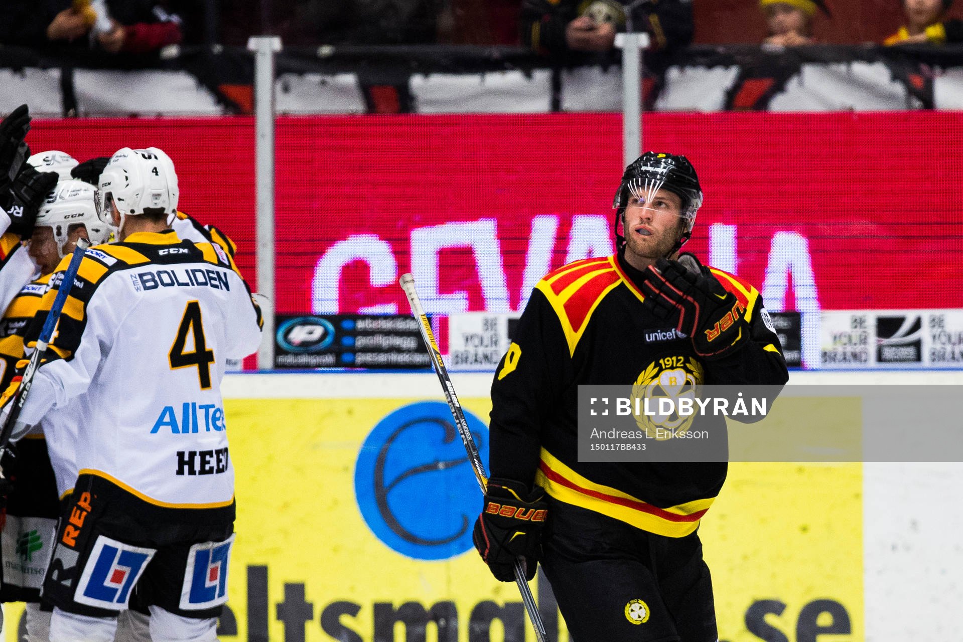 Brynäs Niclas Andersén ser deppig ut