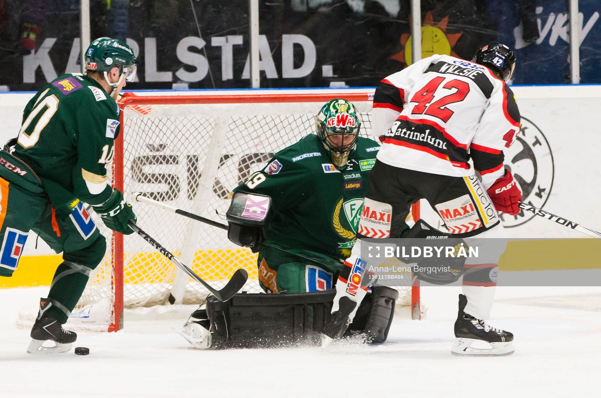 Färjestads Shawn Lalonde och målvakt Justin Pogge samt