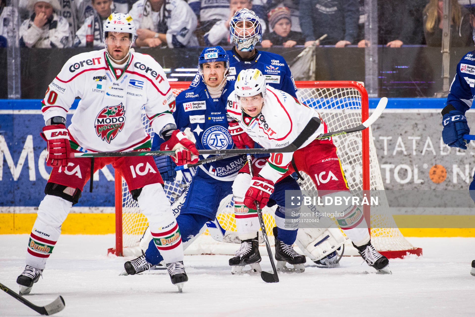 Modos Radek Smolenak och Per-Åge Skröder stör framför