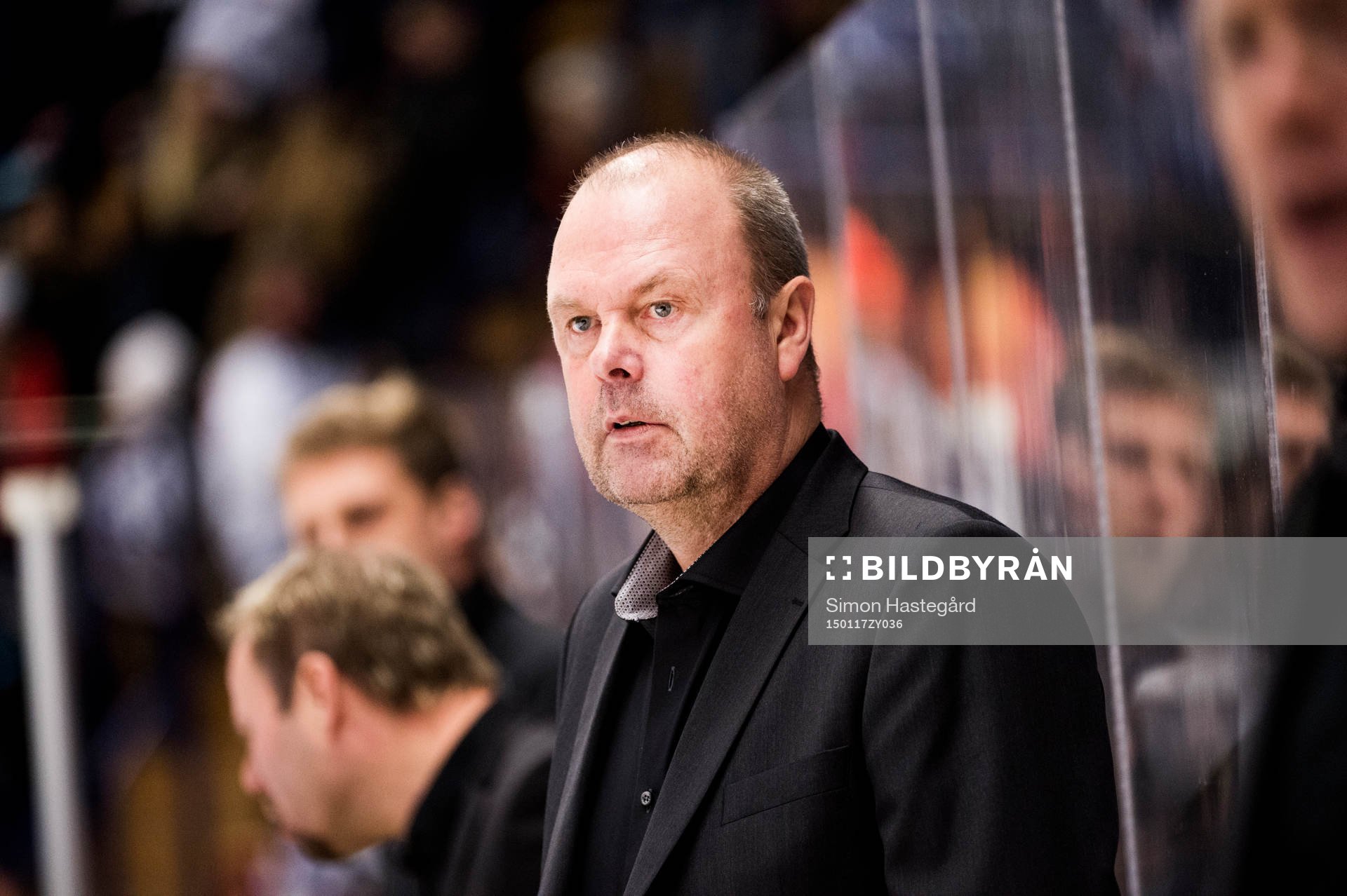 Modos huvudtränare Per-Erik Johnsson deppar