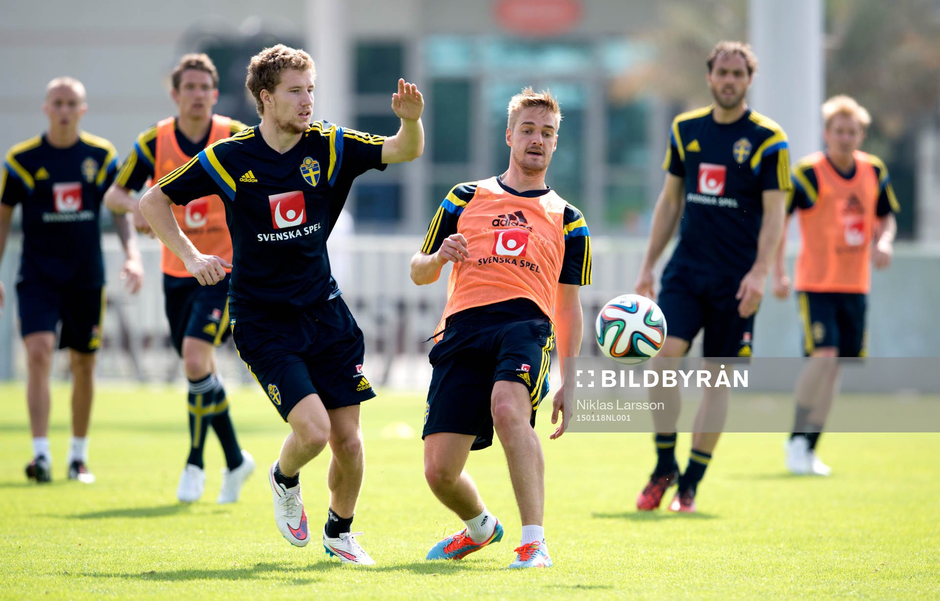 Sveriges Simon Gustafson och Johan Mårtensson under en träning den 18 januari 2015 i Abu Dhabi.