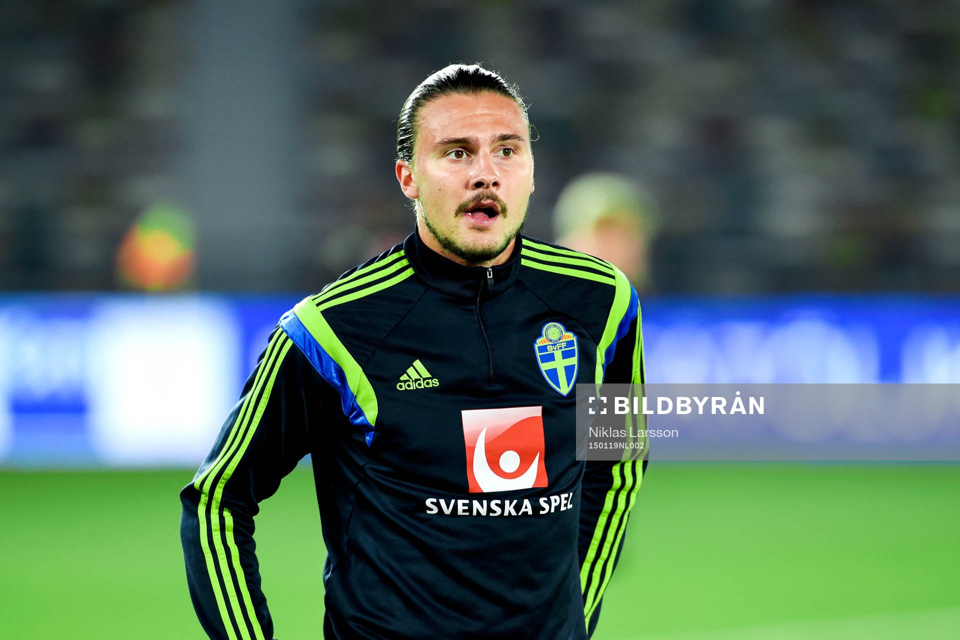 Sveriges Erik Johansson innan träningsmatchen mellan