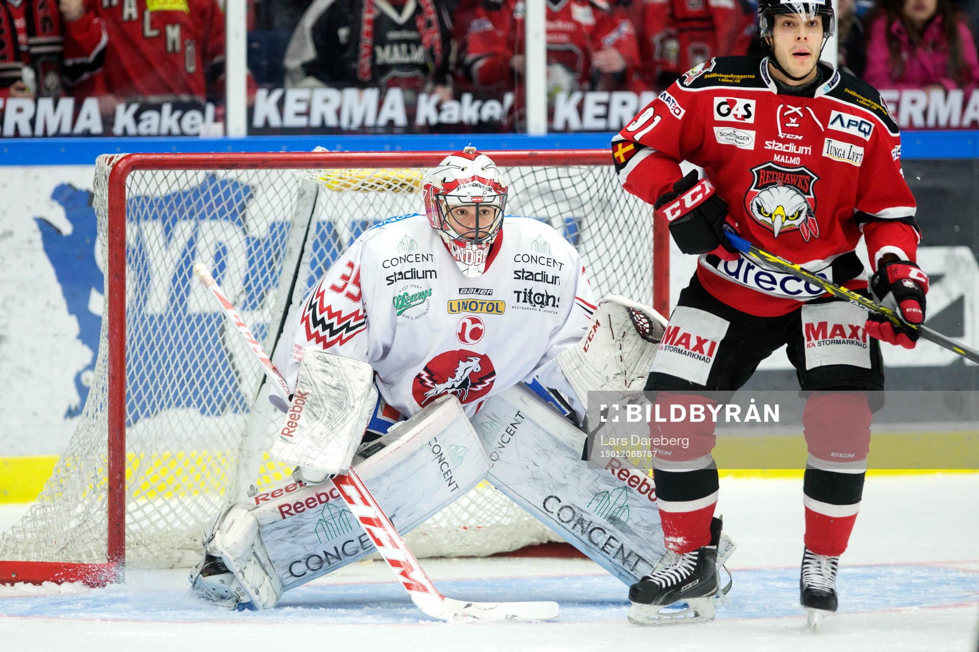 Vita Hästens målvakt Henrik Lundberg och Malmö Redhawks