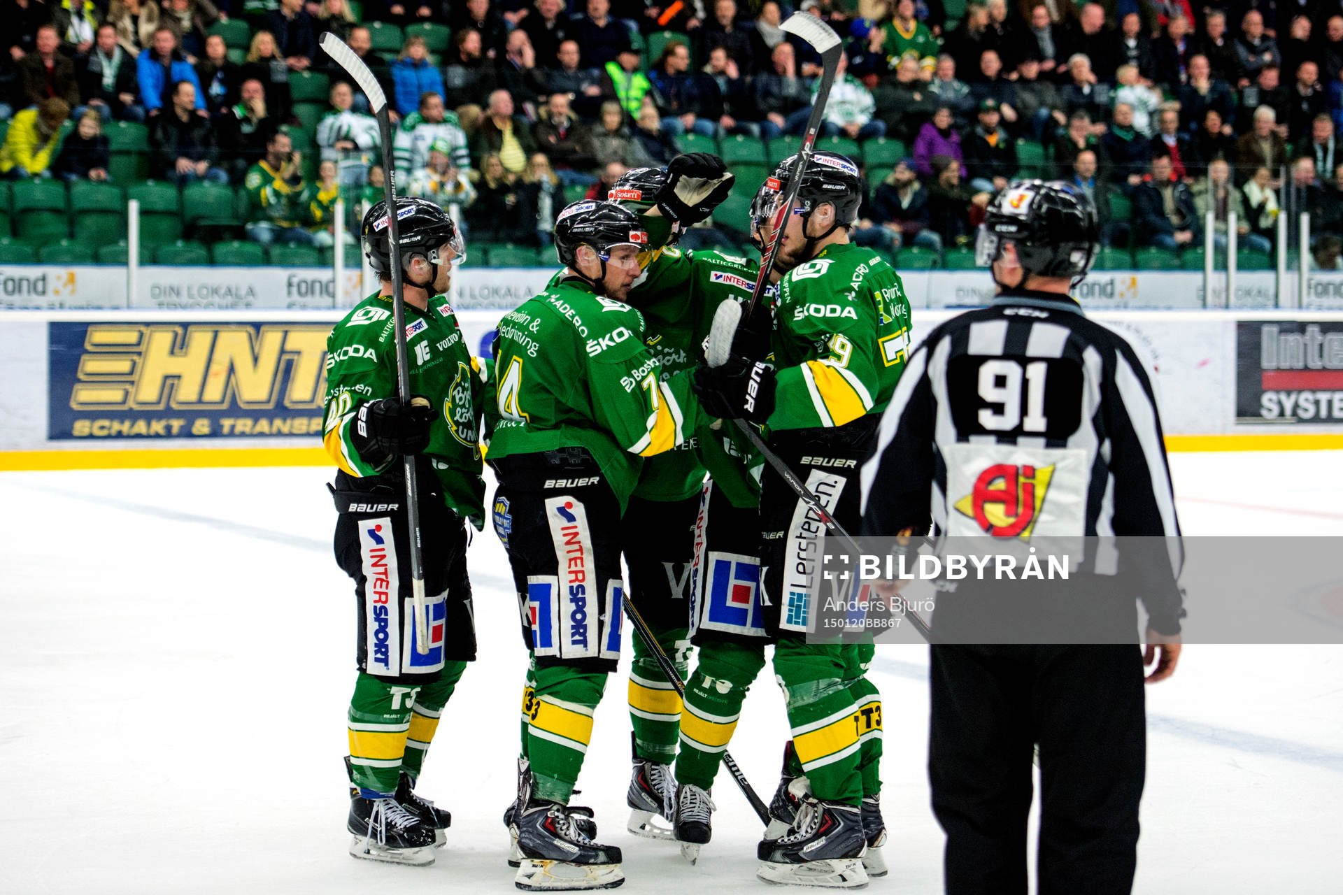 Björklövens Mark Hurtubise jublar