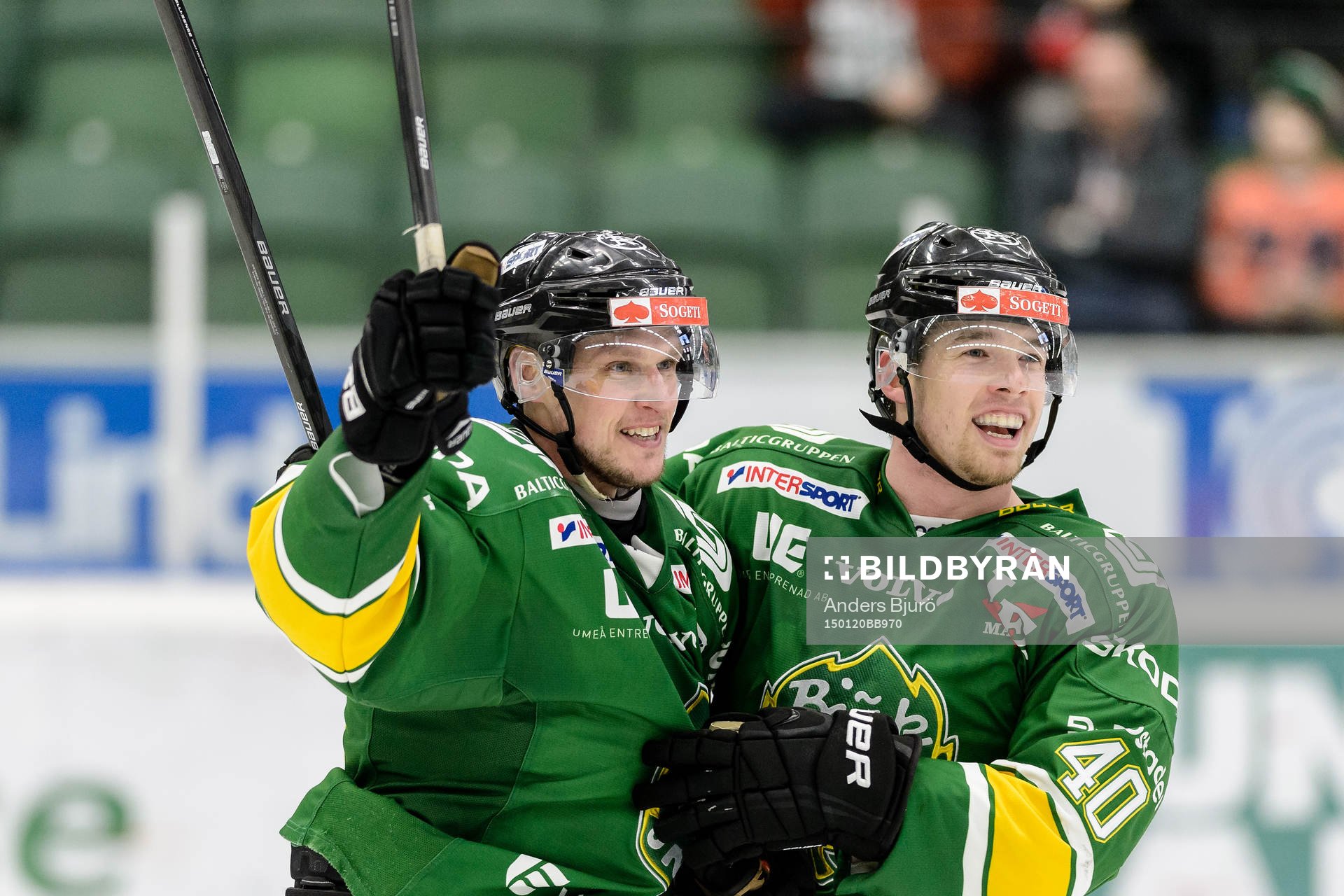 Björklövens Stefan Öhman och Jonathan Harty jublar