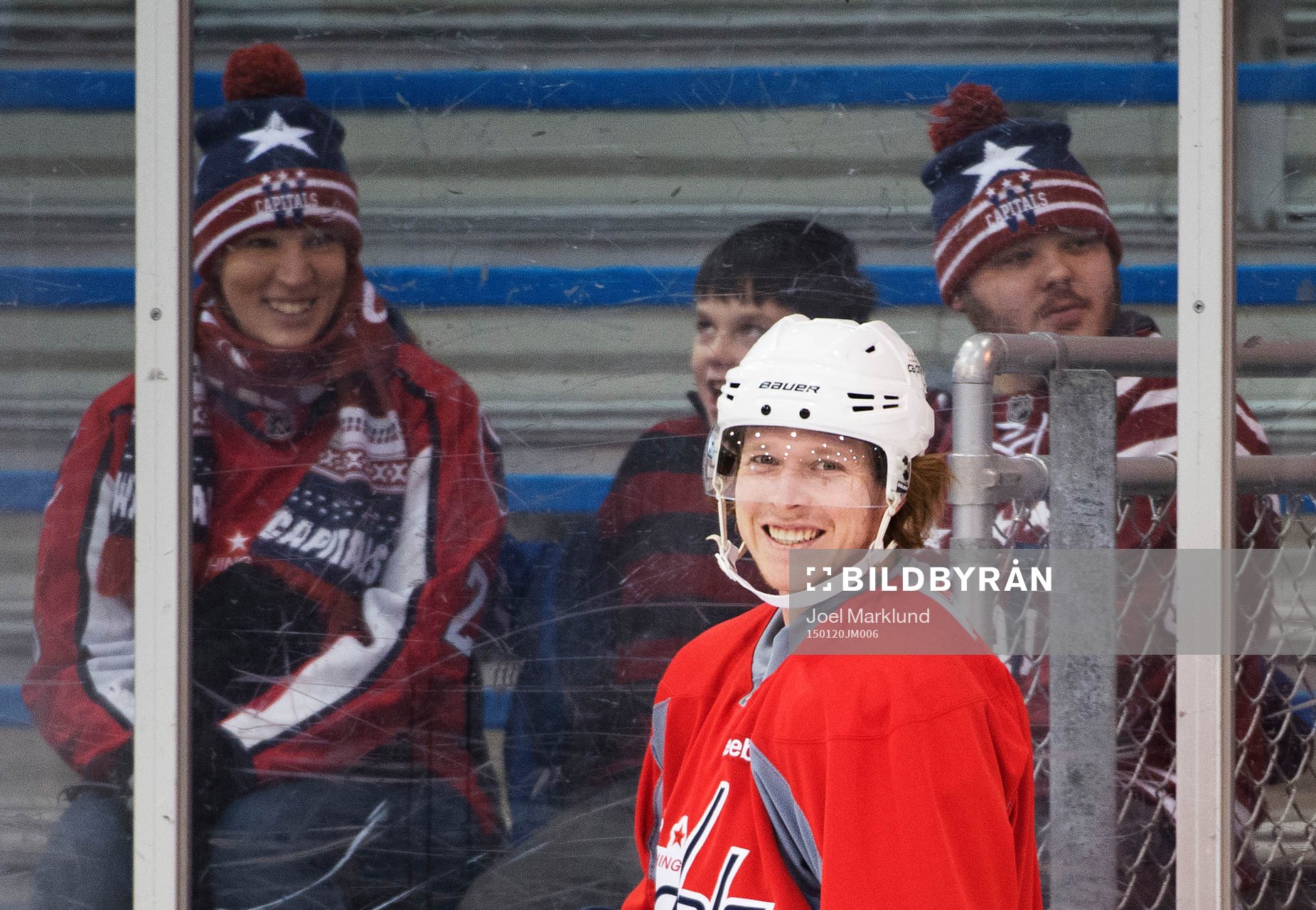 Nicklas Bäckström ler
