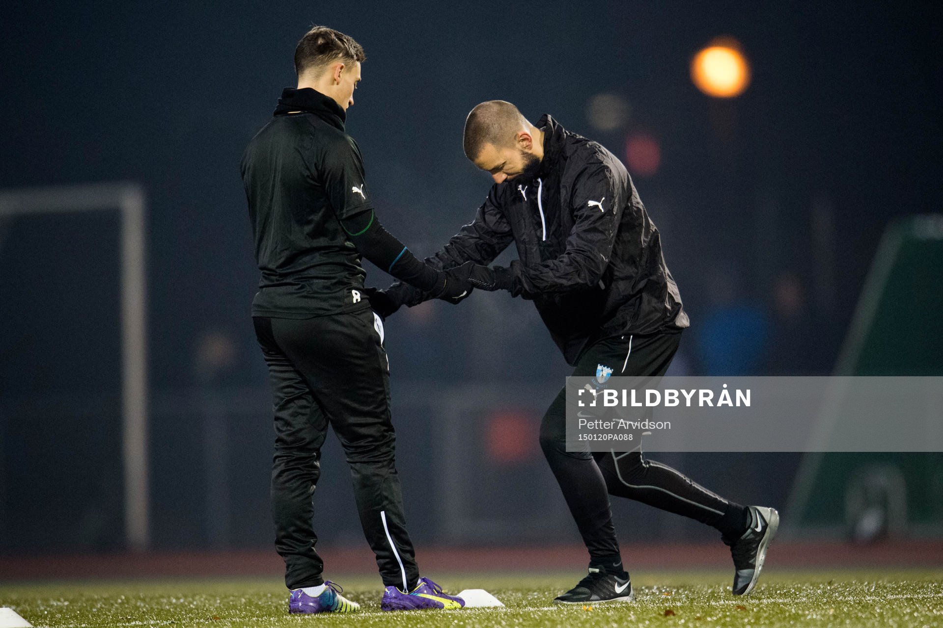 Malmö FFs korsbandsskadade Guillermo Molins tränar