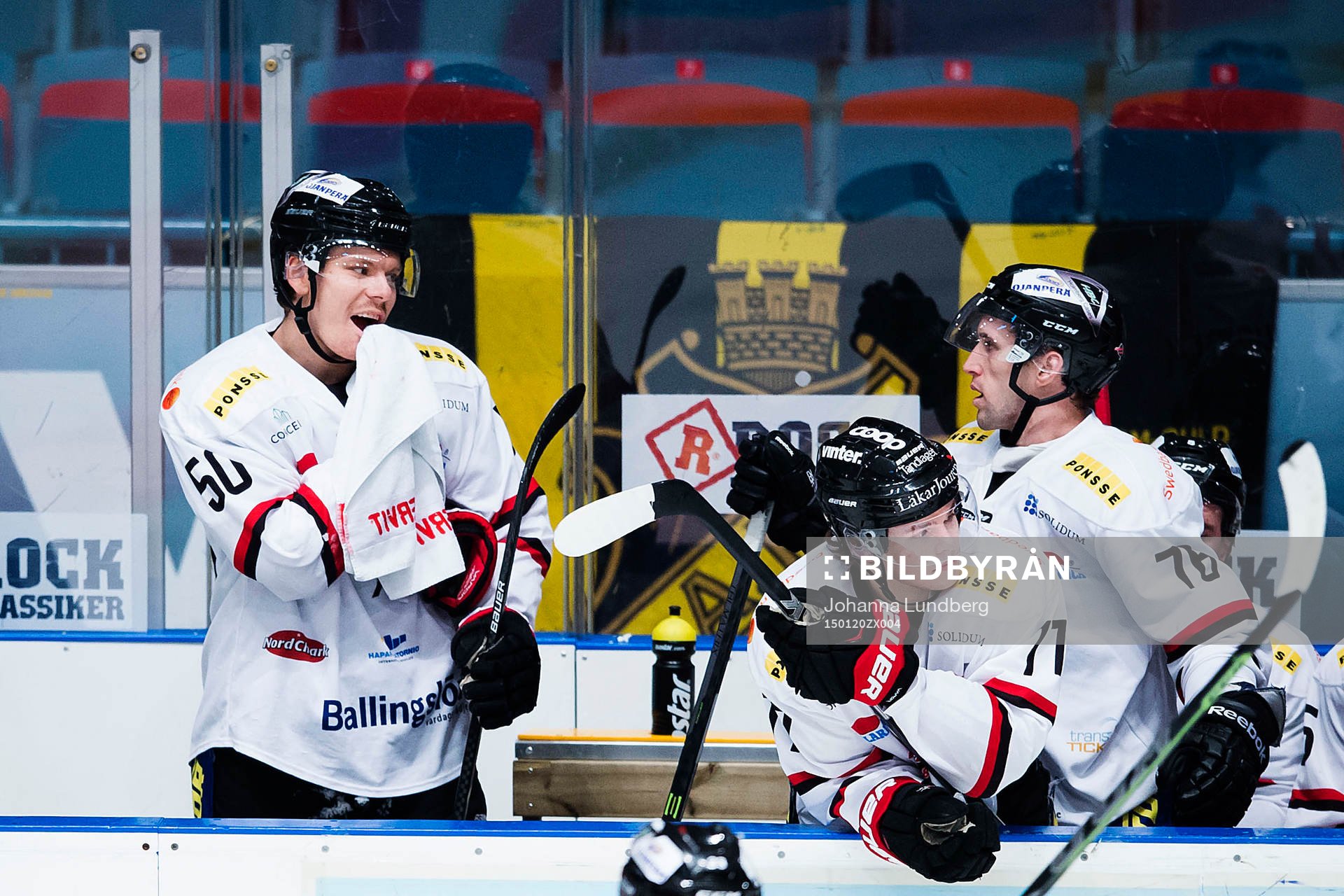 Asplövens Marcus Oskarsson blöder