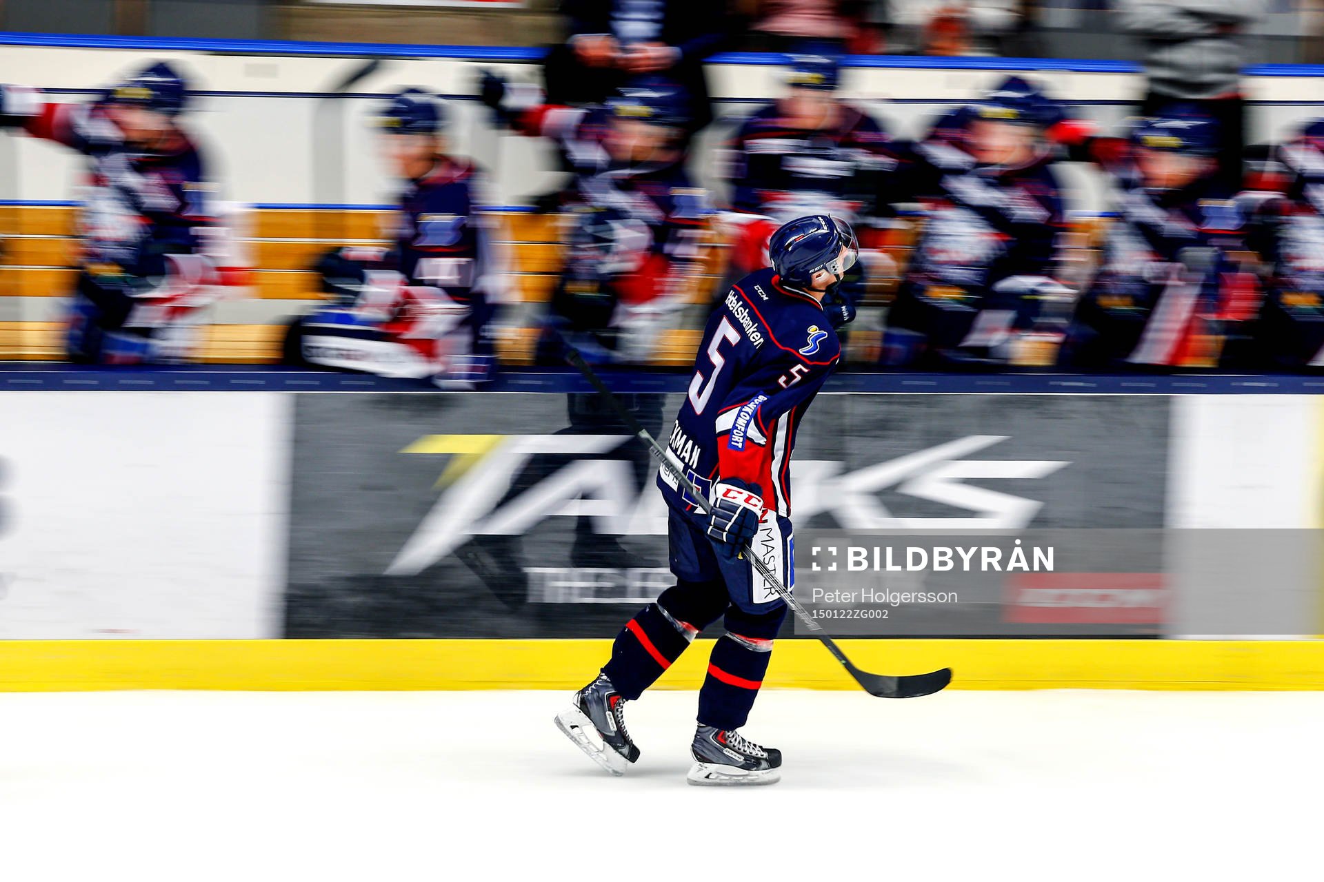 Linköpings Mattias Bäckman jublar