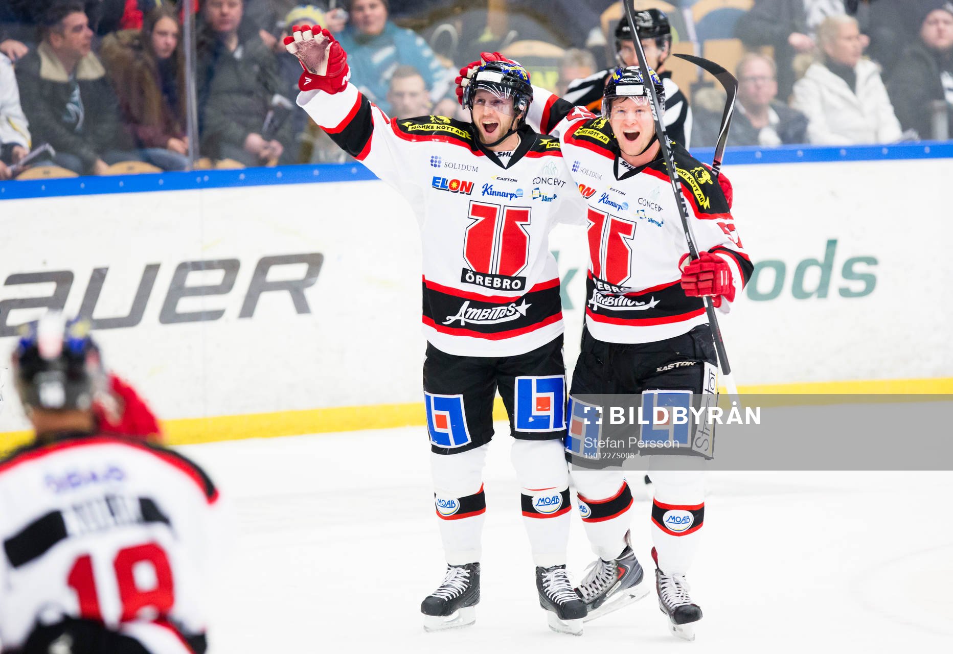 Örebros Johan Adolfsson och Johan Motin jublar