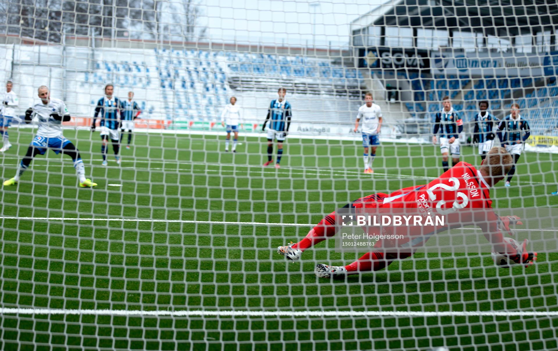Norrköpings nyförvärv Daniel Sjölund missar straff som