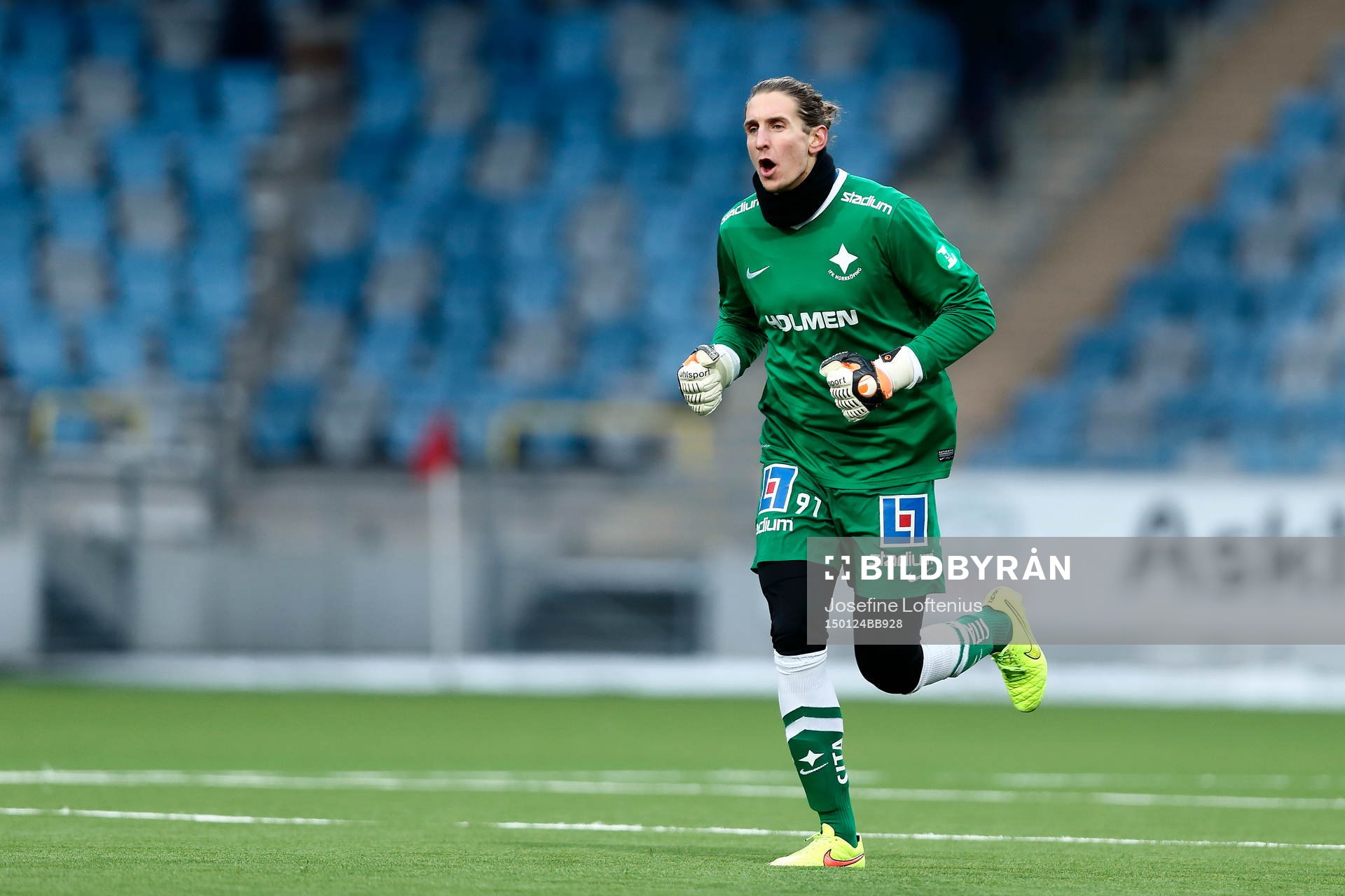 Norrköpings målvakt David Mitov Nilsson jublar
