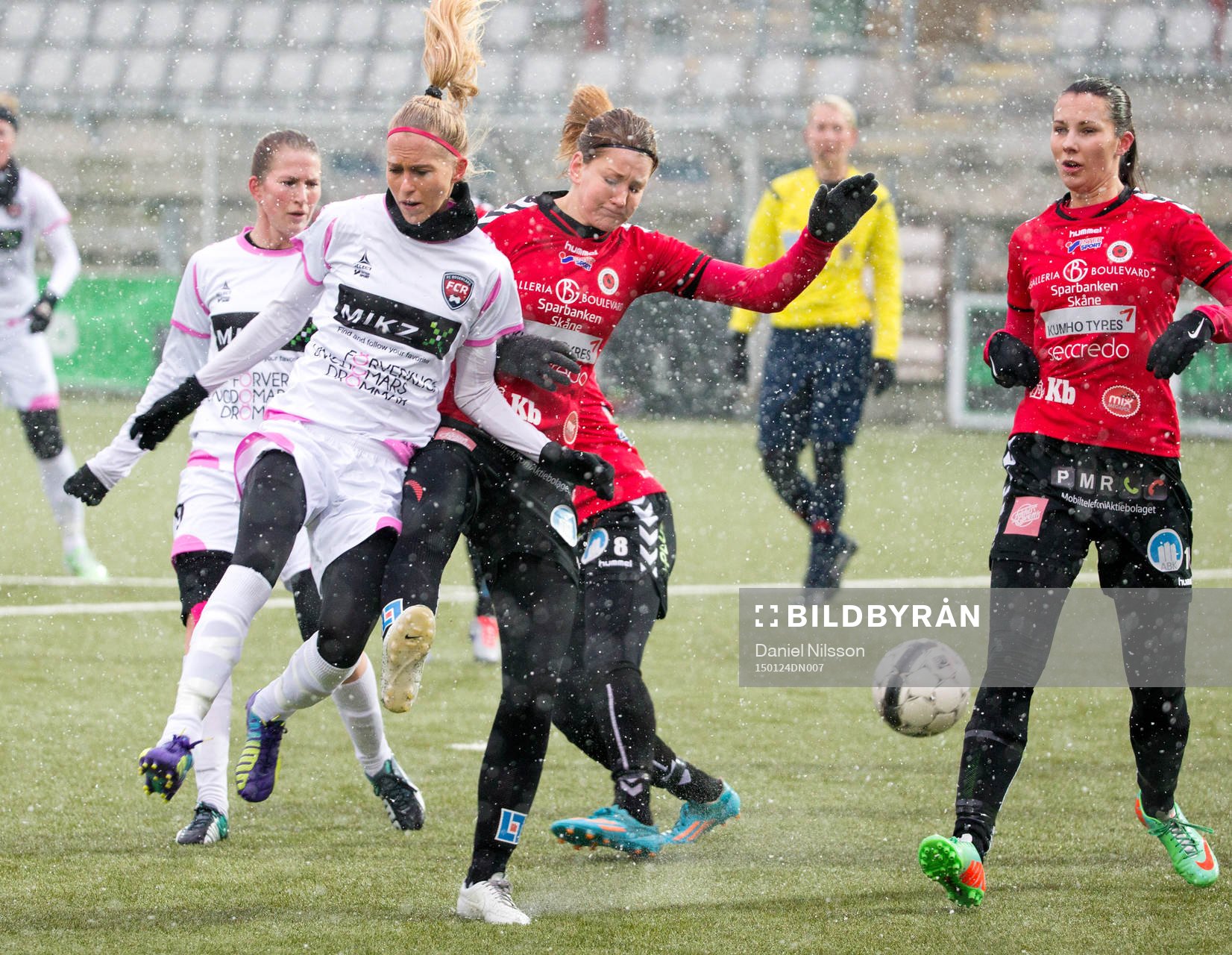 RosengårdsLine Röddik Hansen och Elin Rubensson och Kristianstads Mia Carlsson och Nellie Karlsson under träningsmatchen i fotboll mellan FC Rosengård och Kristianstads FF den 24 Januari 2015 i Malmö.