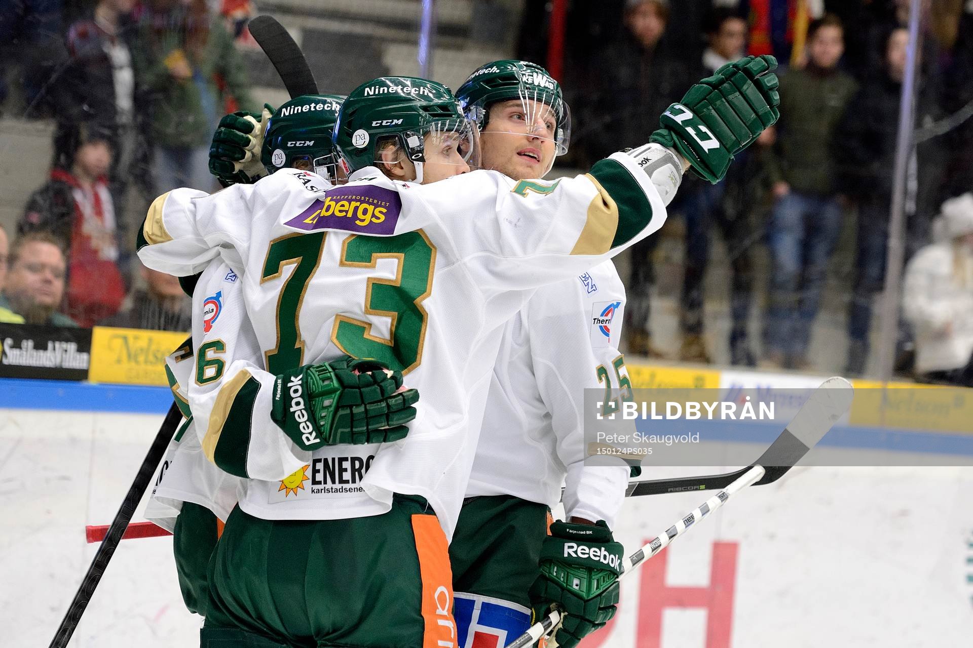 Färjestads Anton Grundel och Anton Hedman jublar