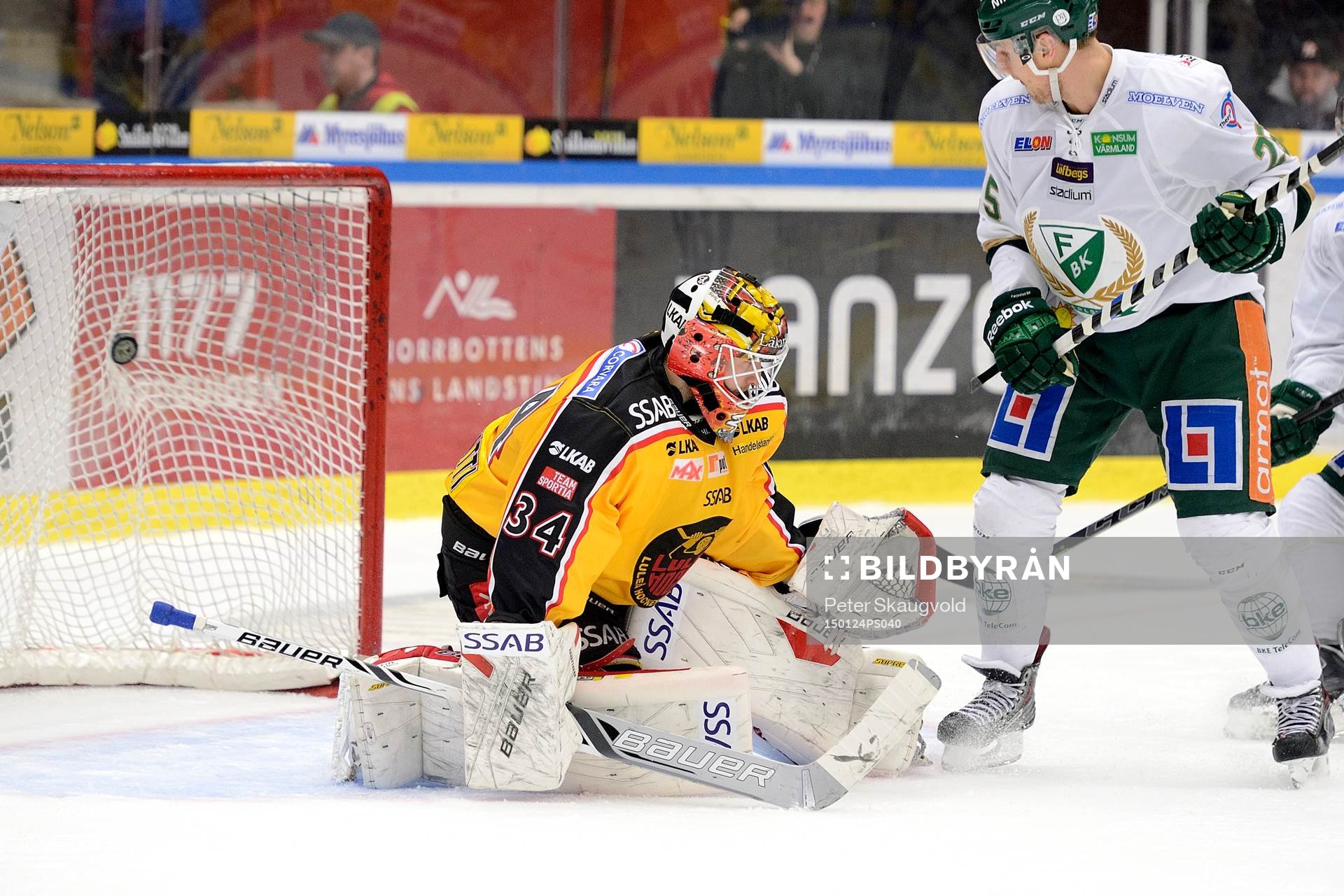 Färjestads Rasmus Asplund(ej i bild) gör 1-1