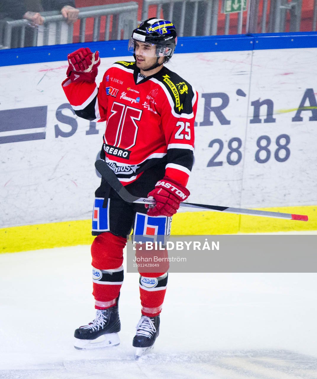 Örebros Martin Johansson gör 1-1 och jublar