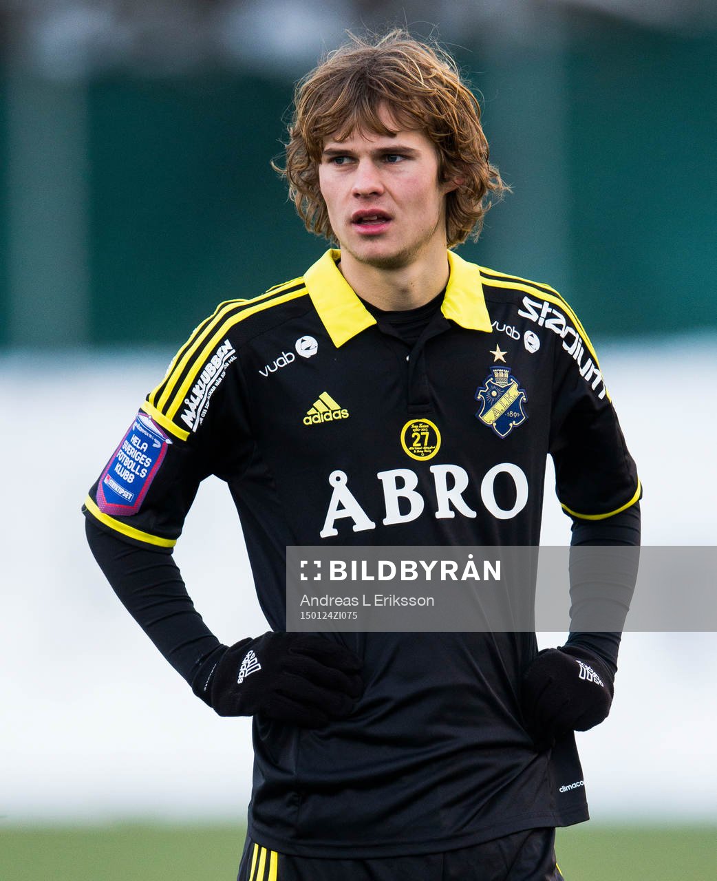 s Sam Lundholm