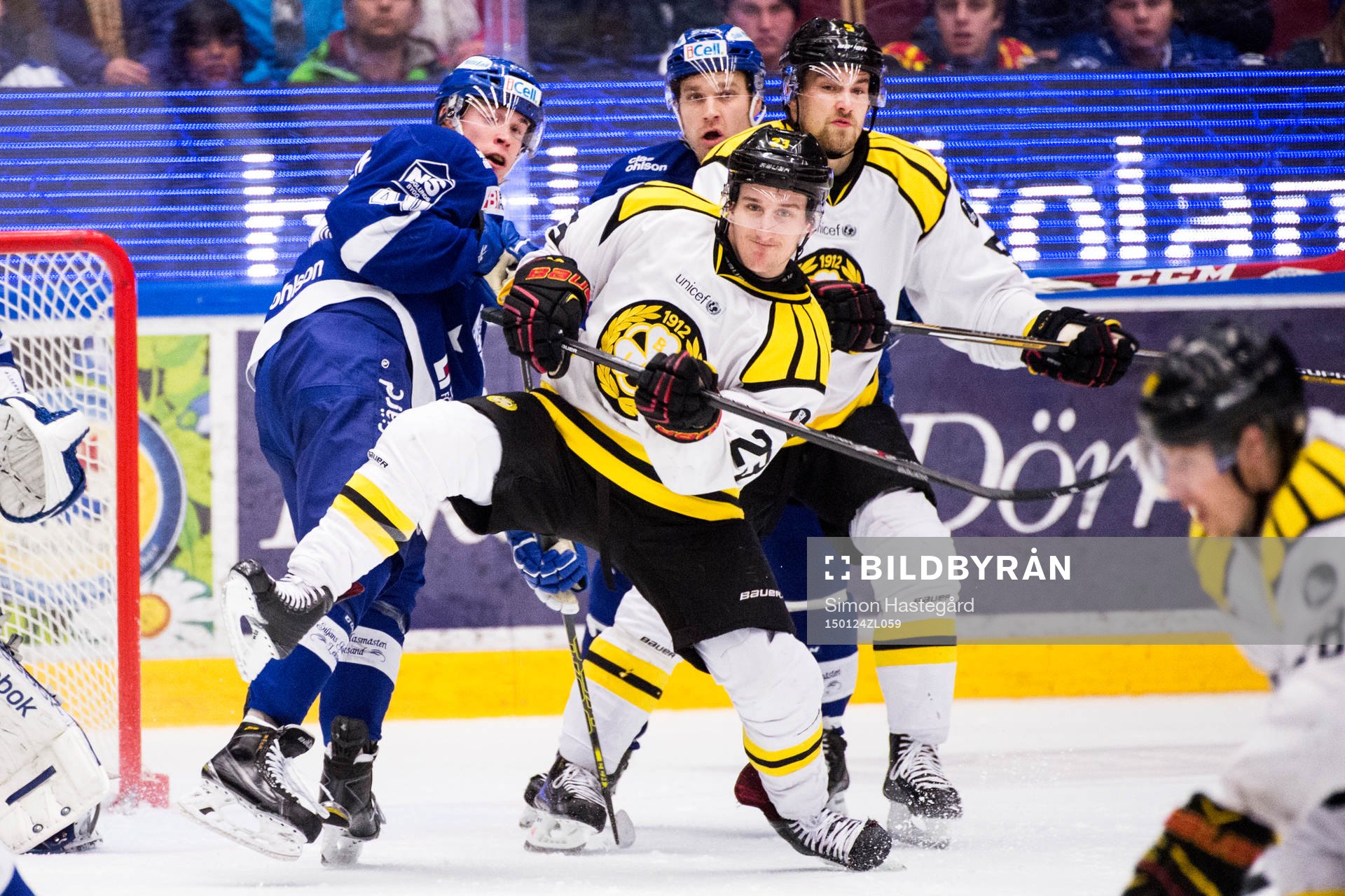 Leksands Tomi Sallinen och Jens Bergenström i en duell med