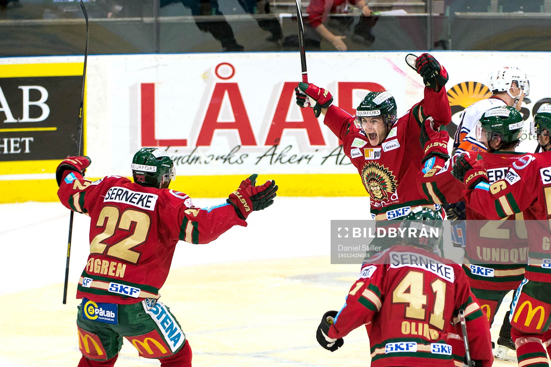 Frölundas Mattias Janmark och Robin Figren jublar
