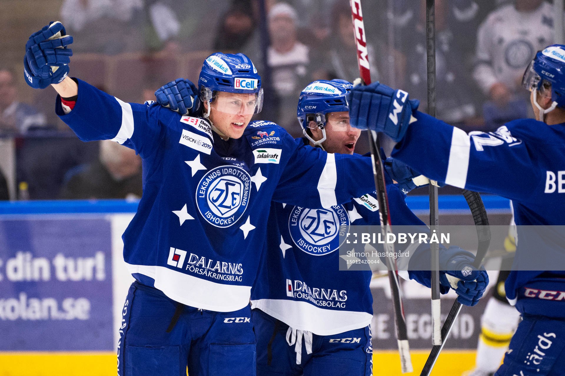 Leksands David Åslin och Brian Connelly  jublar